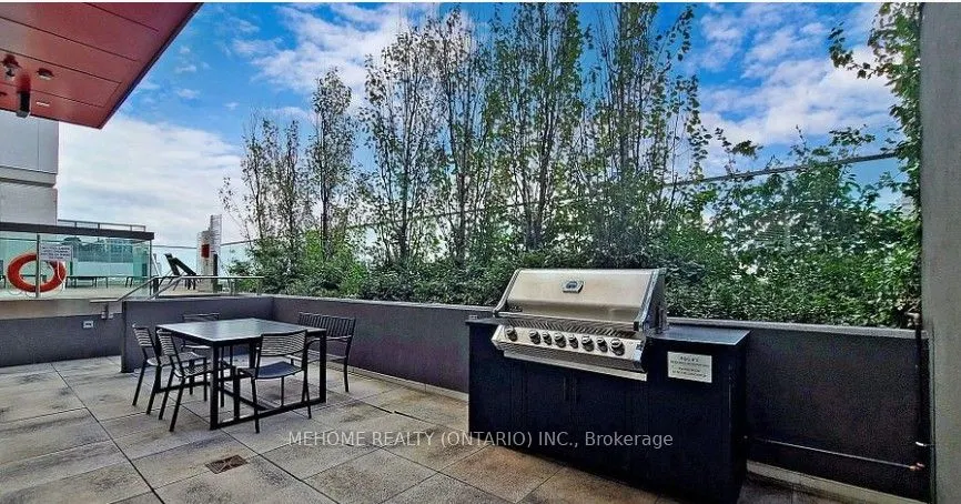 318 Richmond Street W, #606