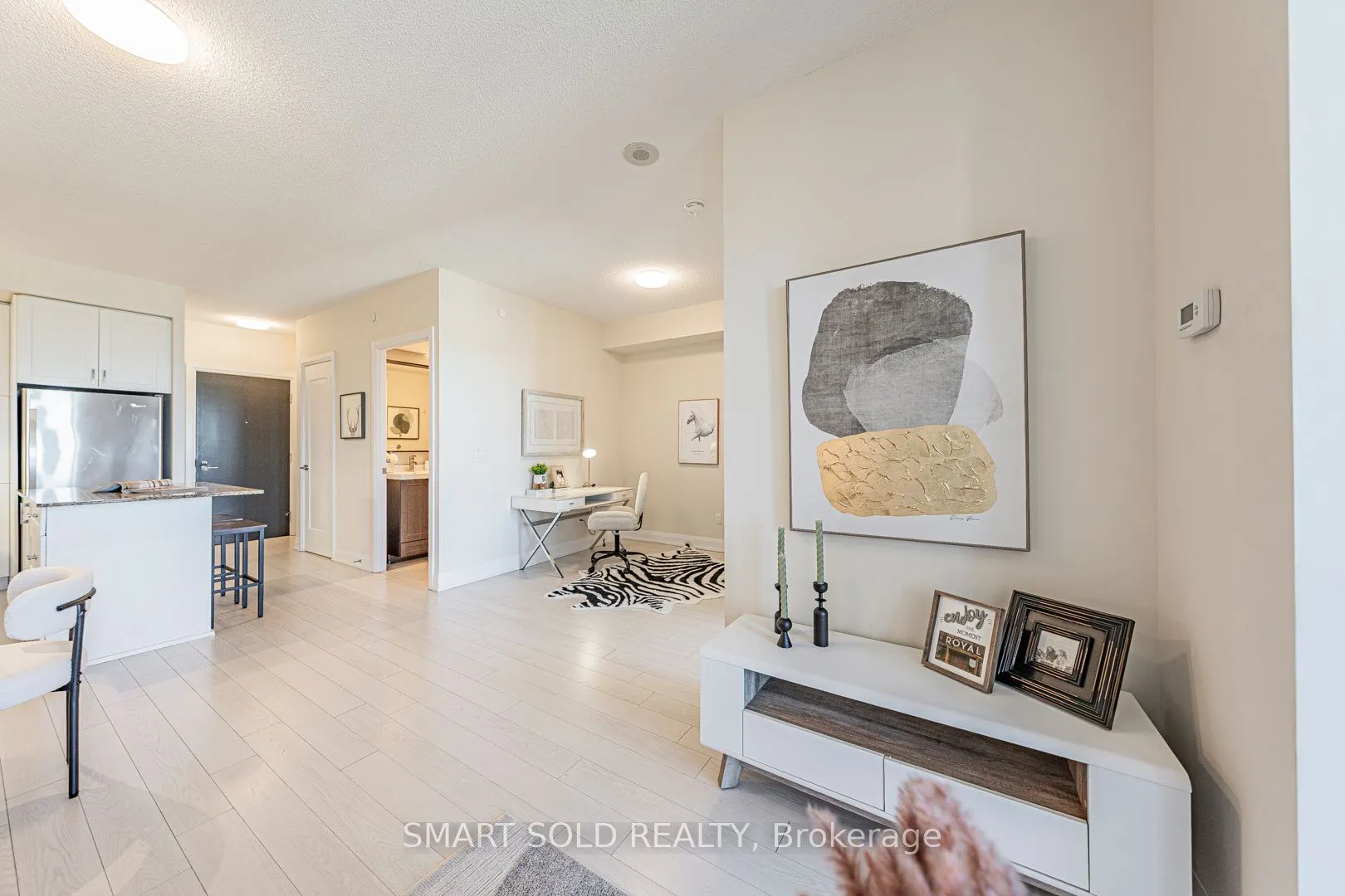 18 Graydon Hall Drive, #1904