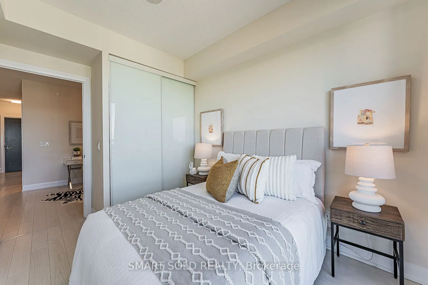 18 Graydon Hall Drive, #1904