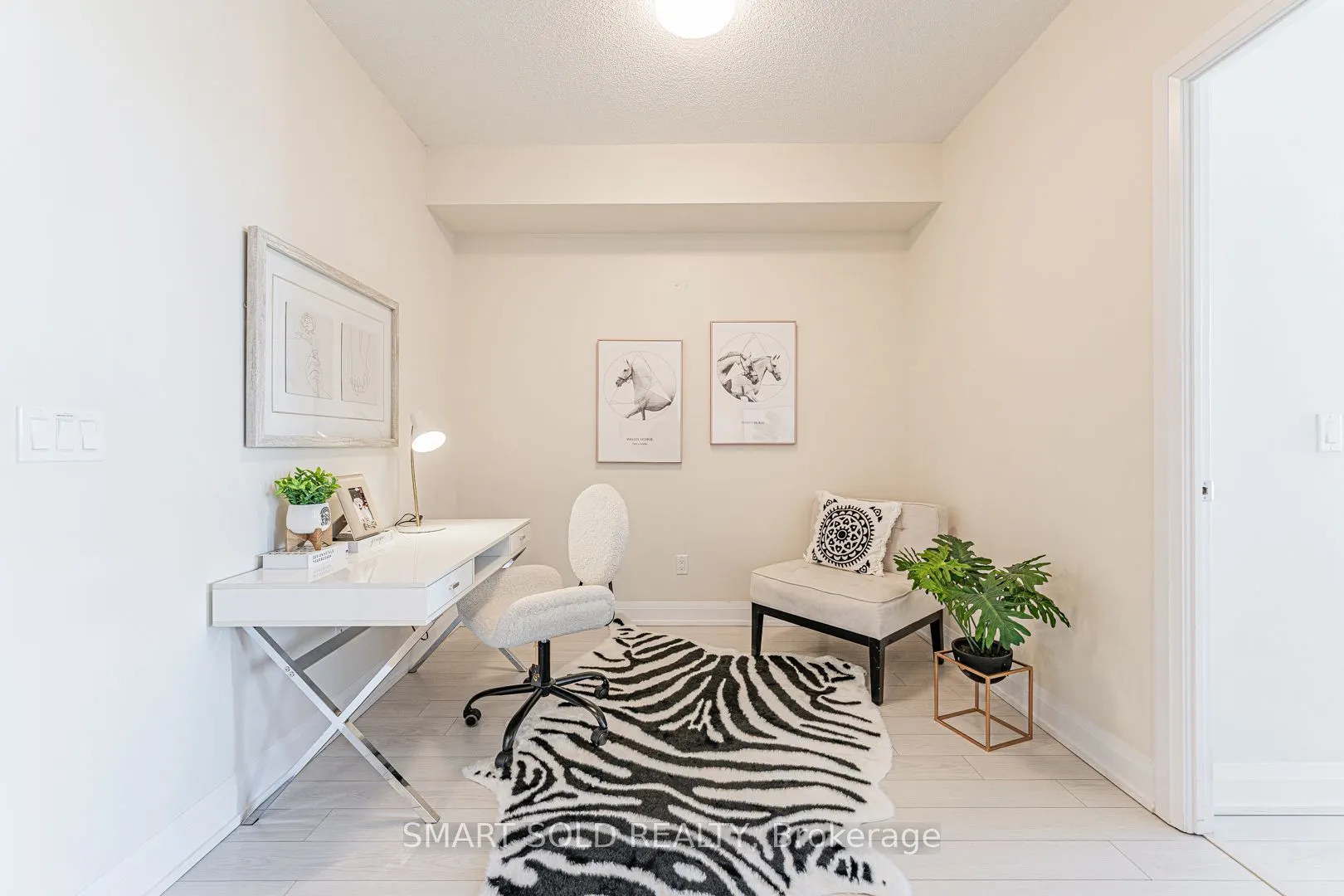 18 Graydon Hall Drive, #1904