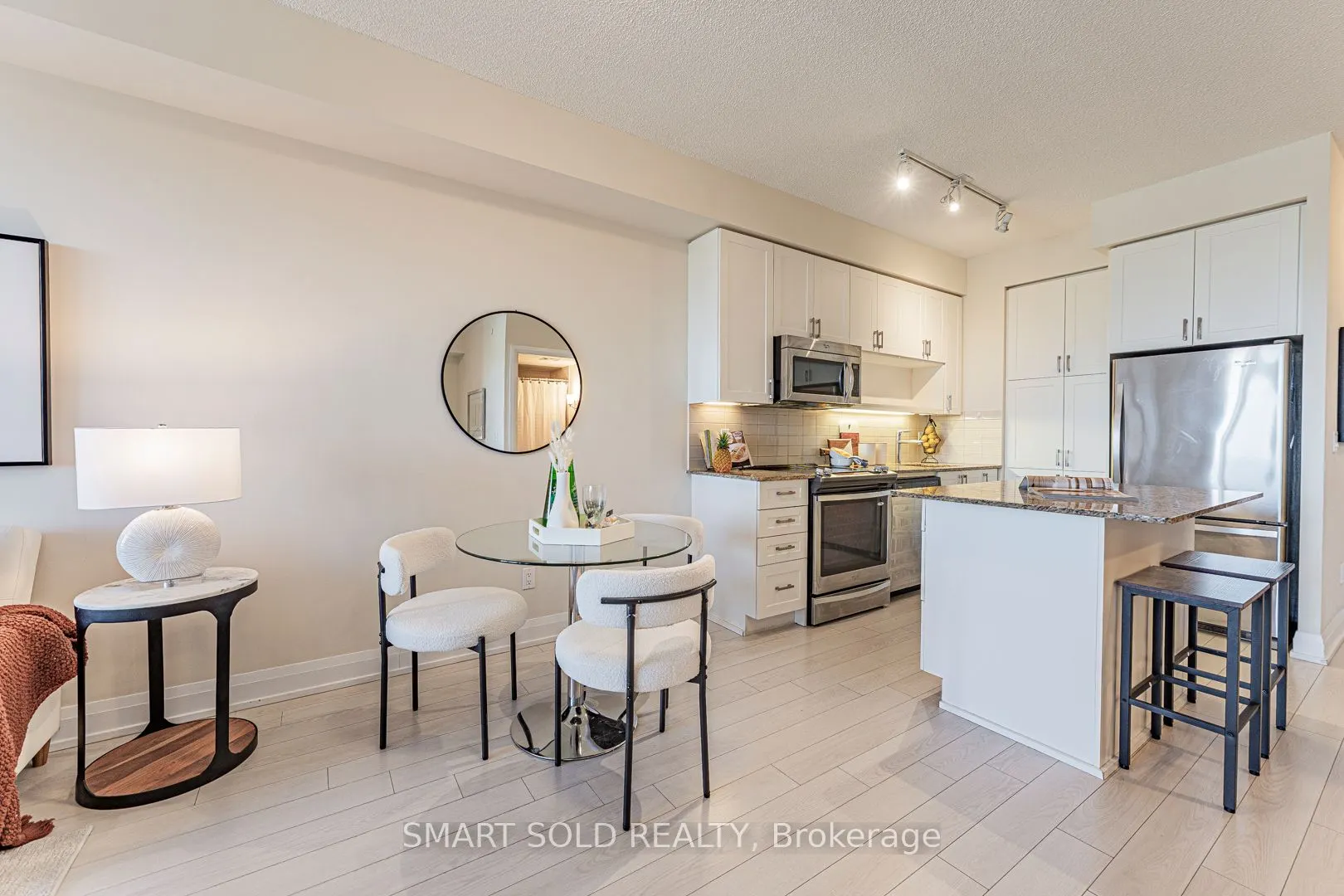 18 Graydon Hall Drive, #1904