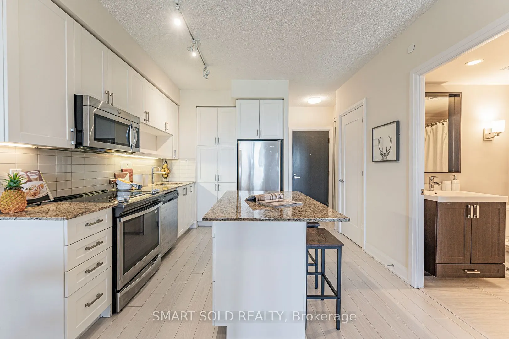 18 Graydon Hall Drive, #1904