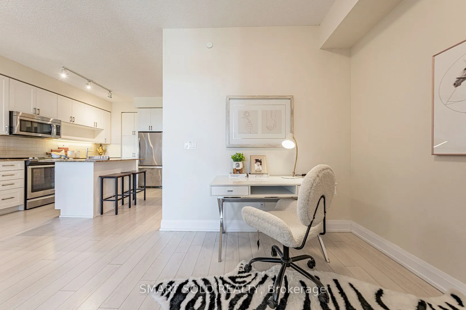 18 Graydon Hall Drive, #1904