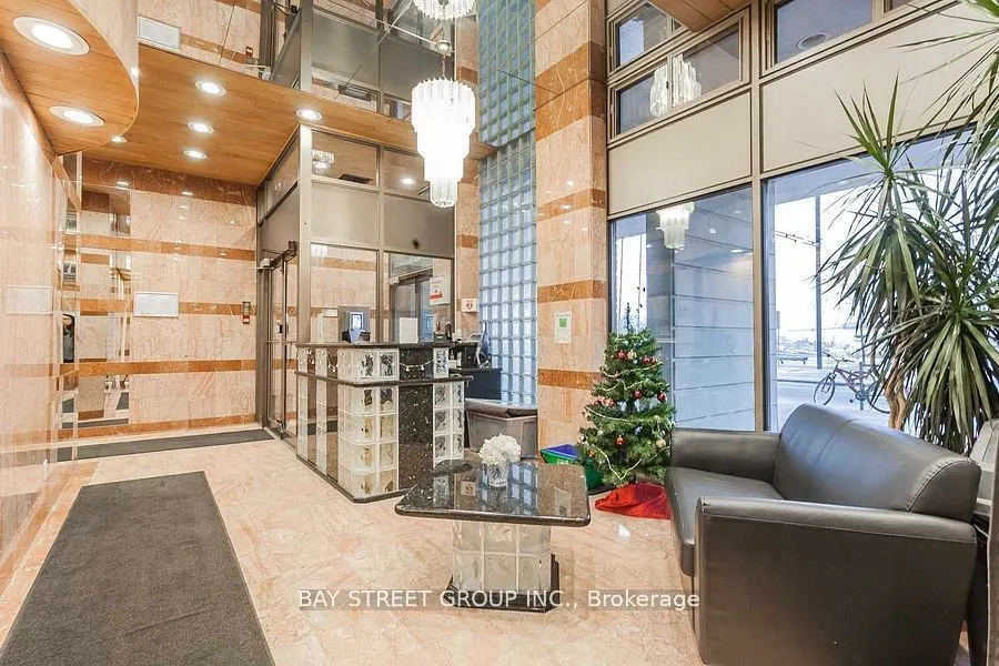 250 Queens Quay W, #1106