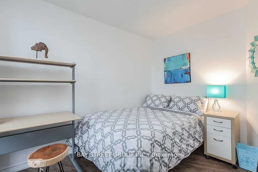 250 Queens Quay W, #1106