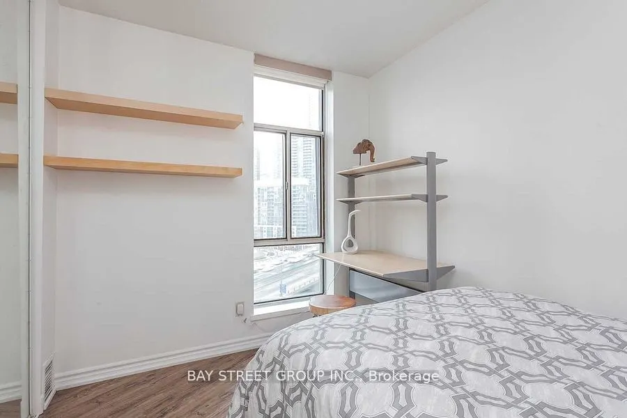 250 Queens Quay W, #1106