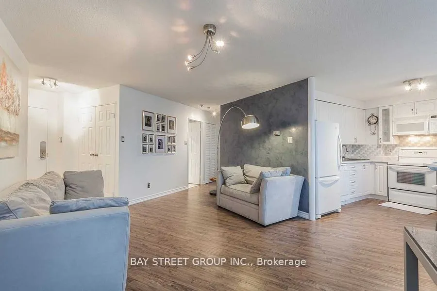 250 Queens Quay W, #1106