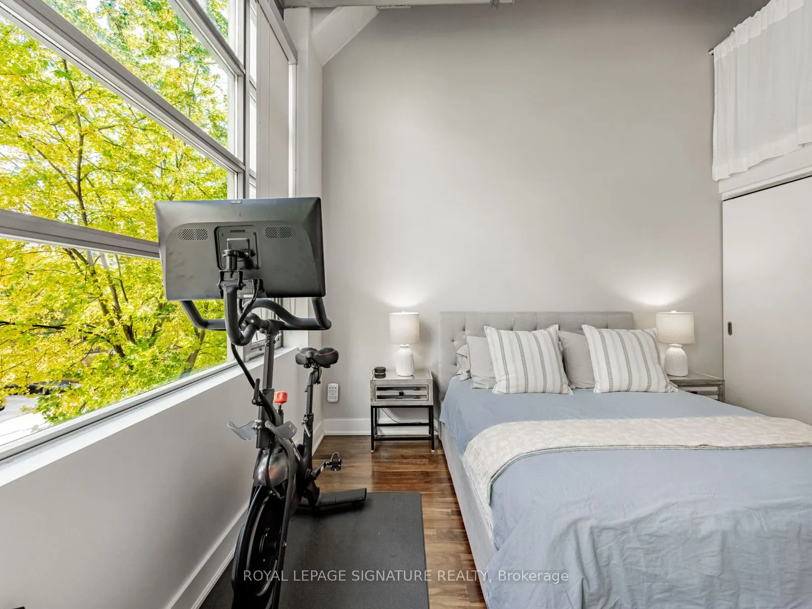 637 Lake Shore Boulevard W, #223