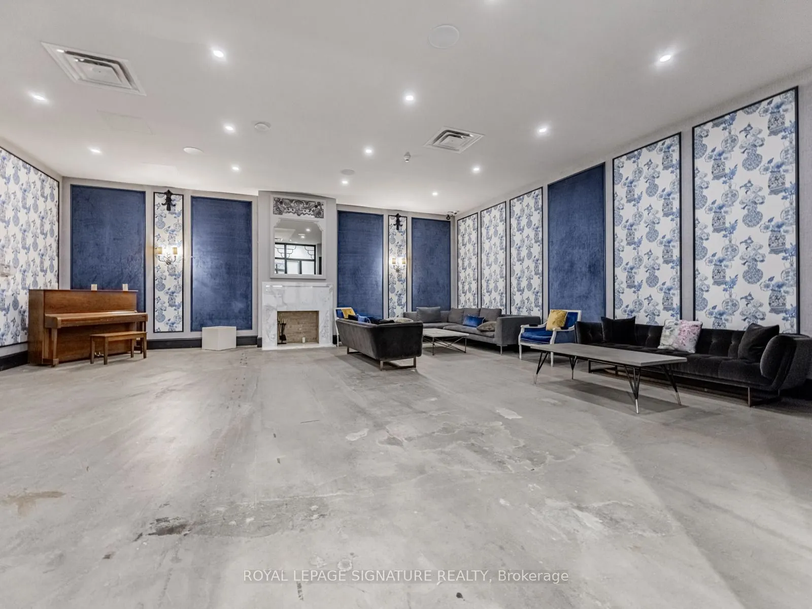 637 Lake Shore Boulevard W, #223