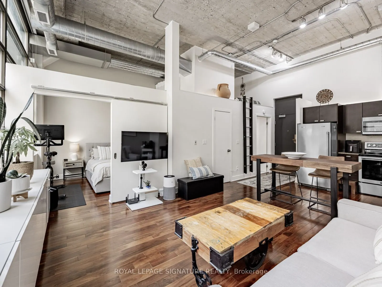 637 Lake Shore Boulevard W, #223