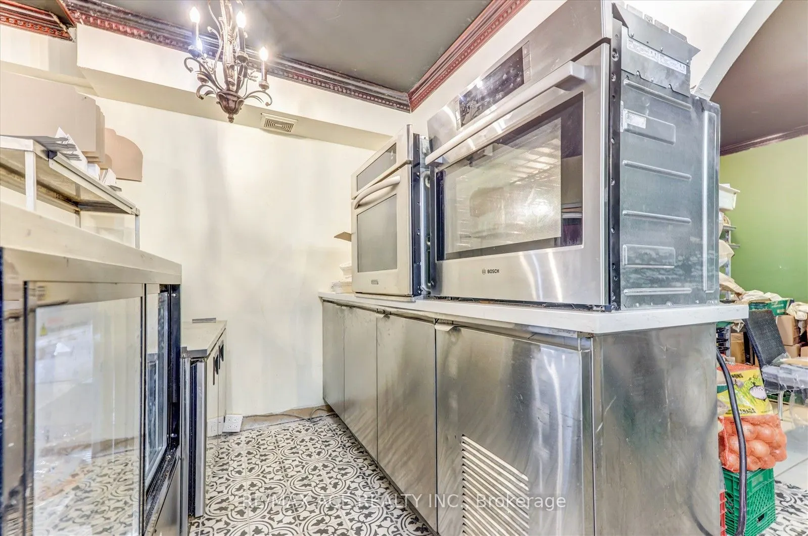 589 Parliament Street E