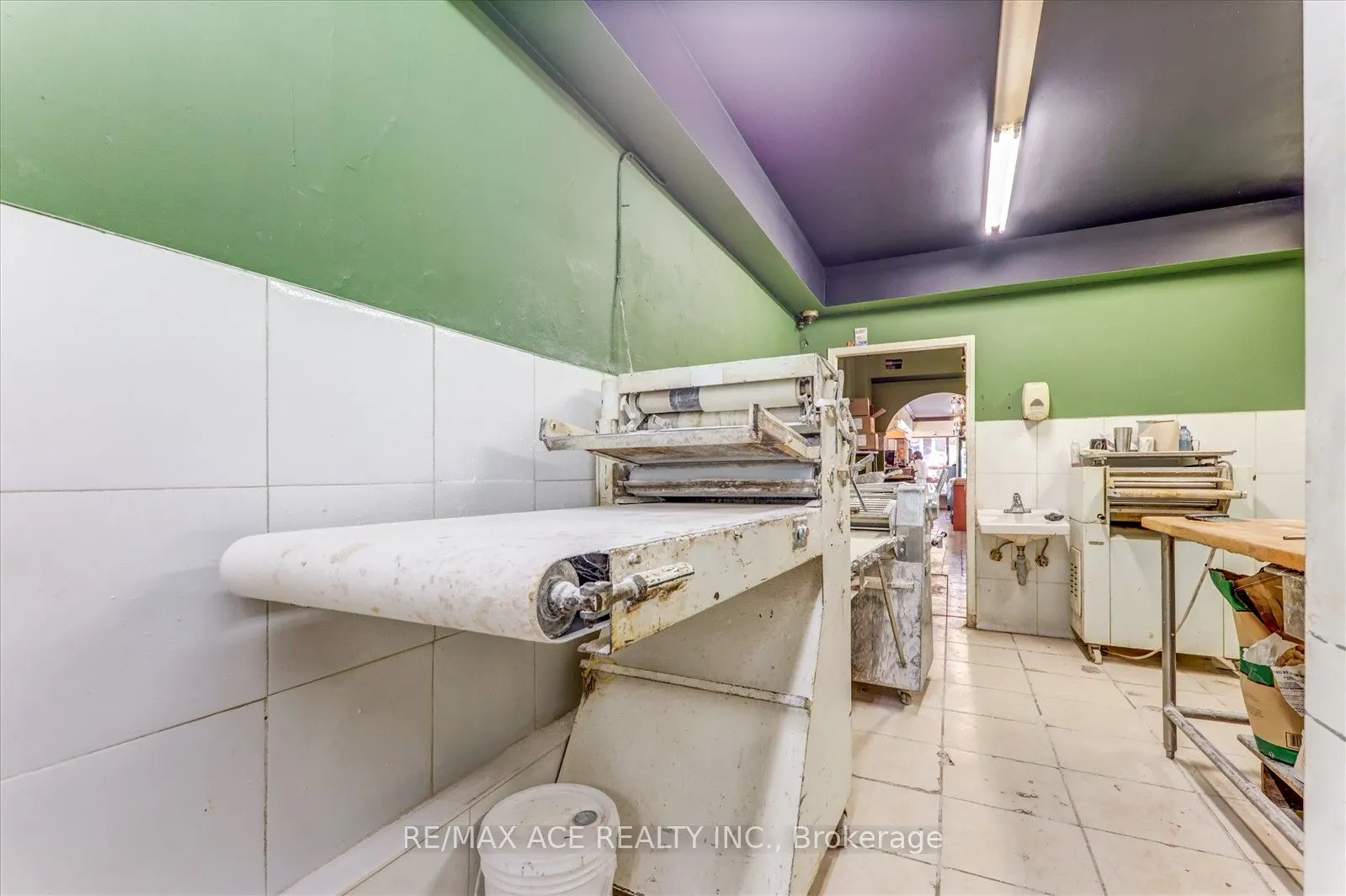 589 Parliament Street E