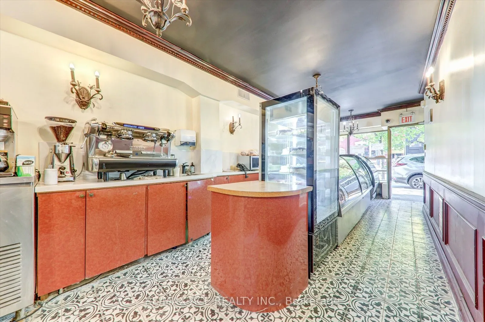 589 Parliament Street E