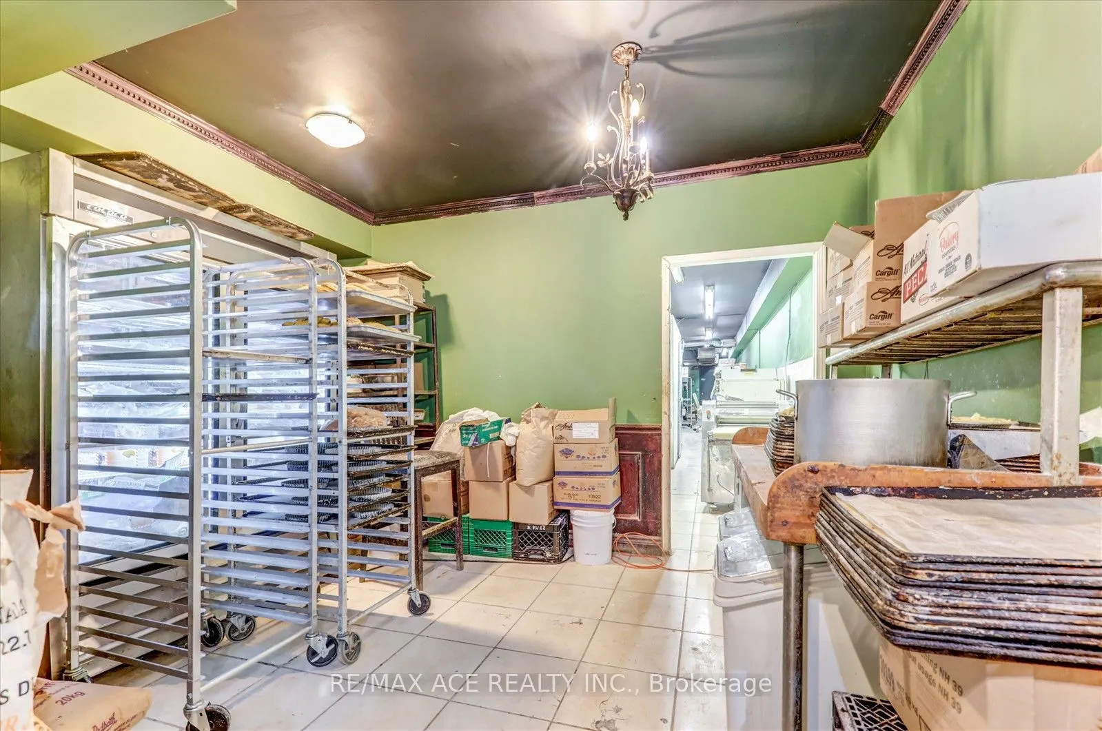 589 Parliament Street E