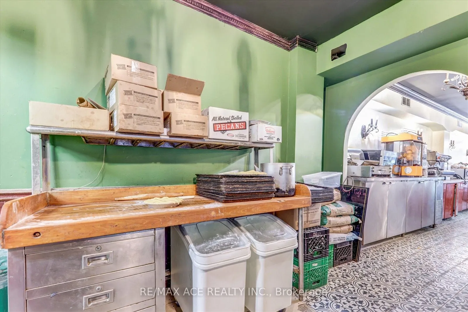 589 Parliament Street E