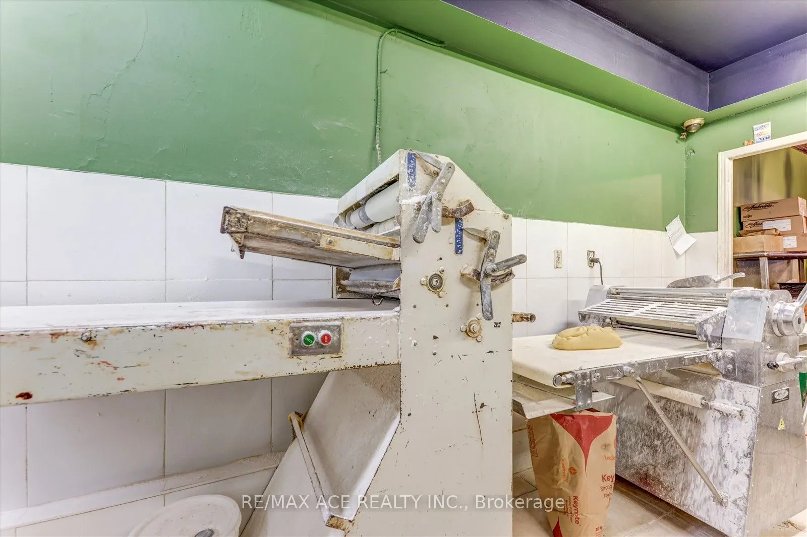 589 Parliament Street E