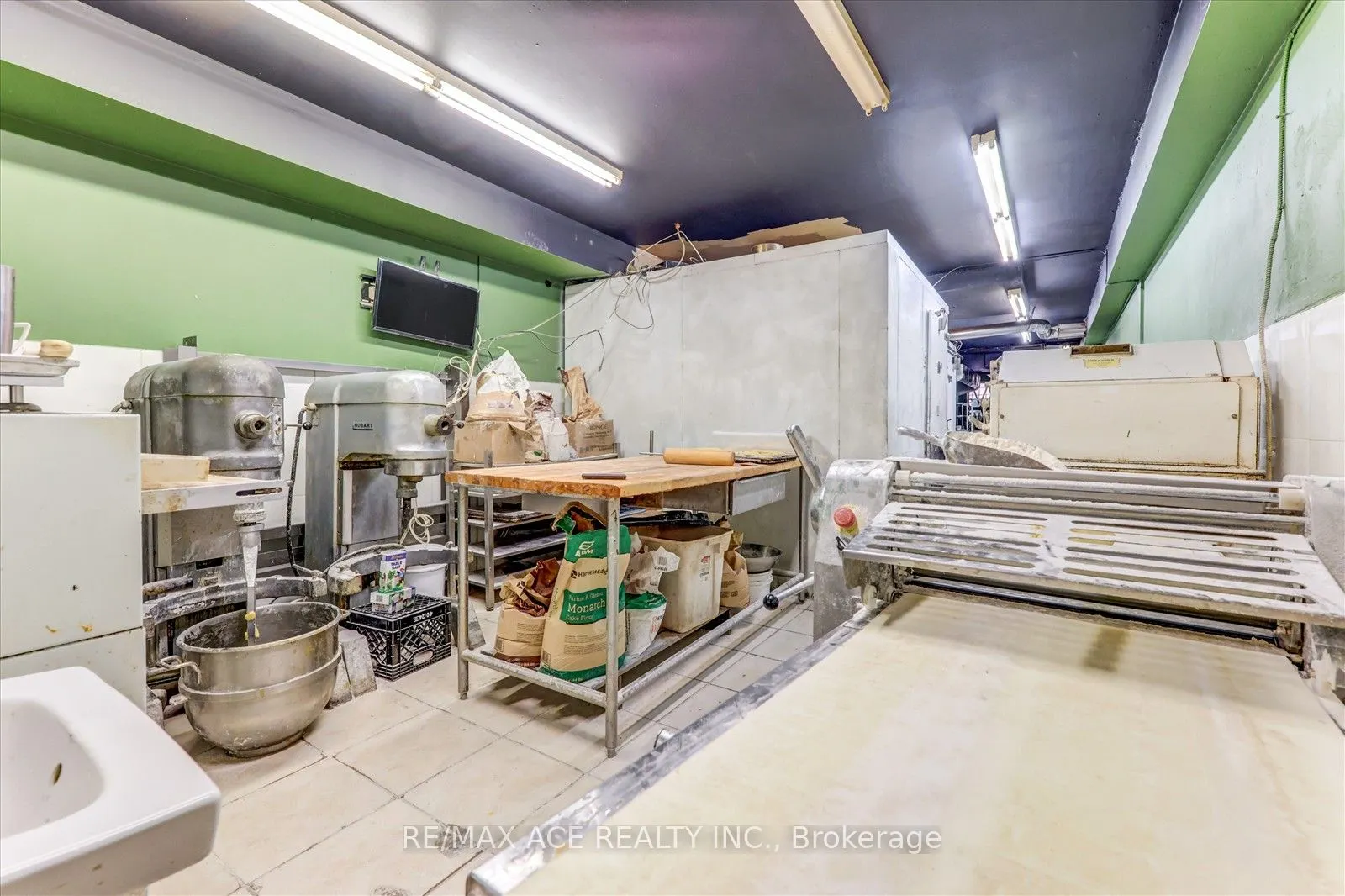 589 Parliament Street E