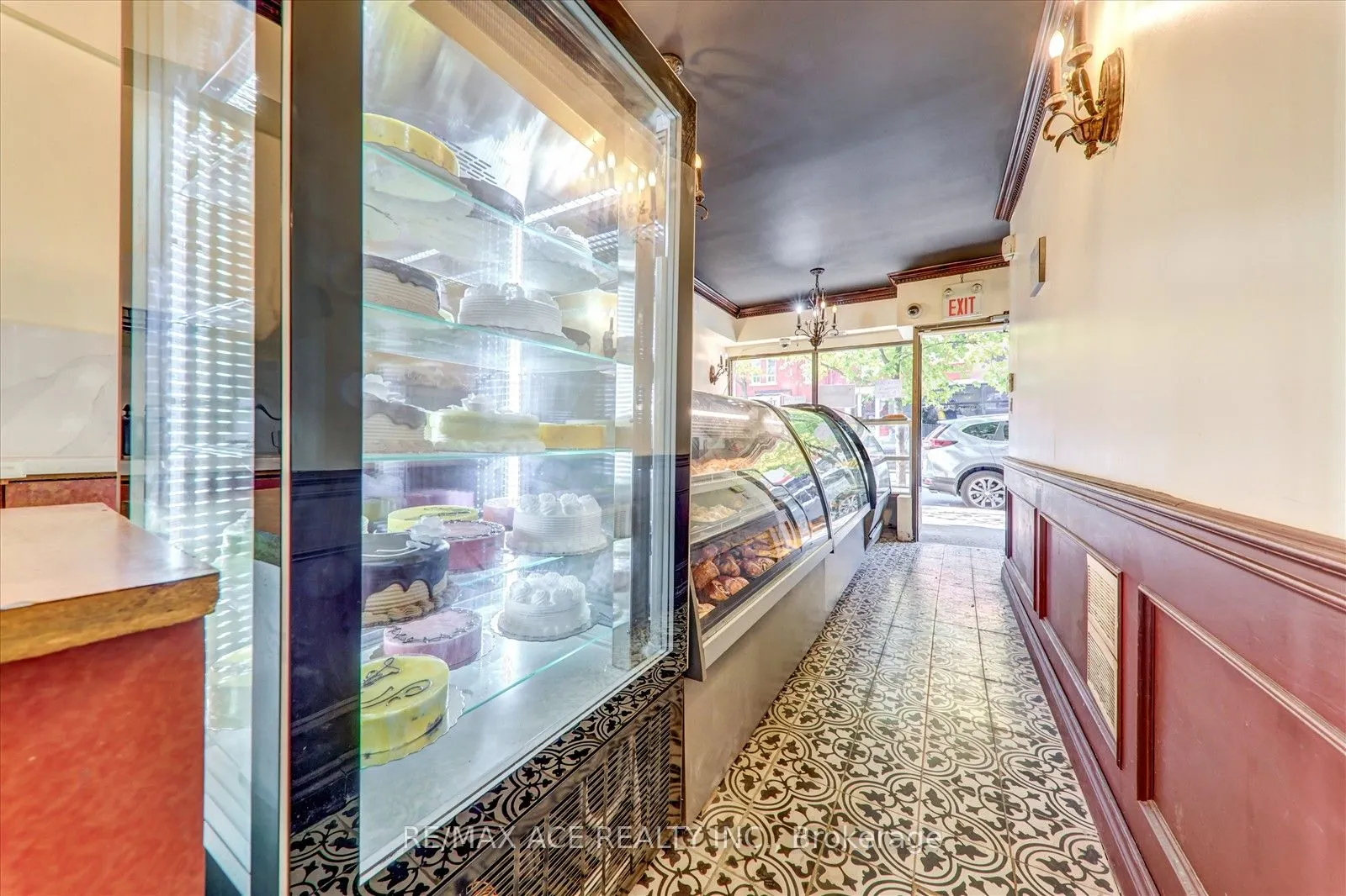 589 Parliament Street E