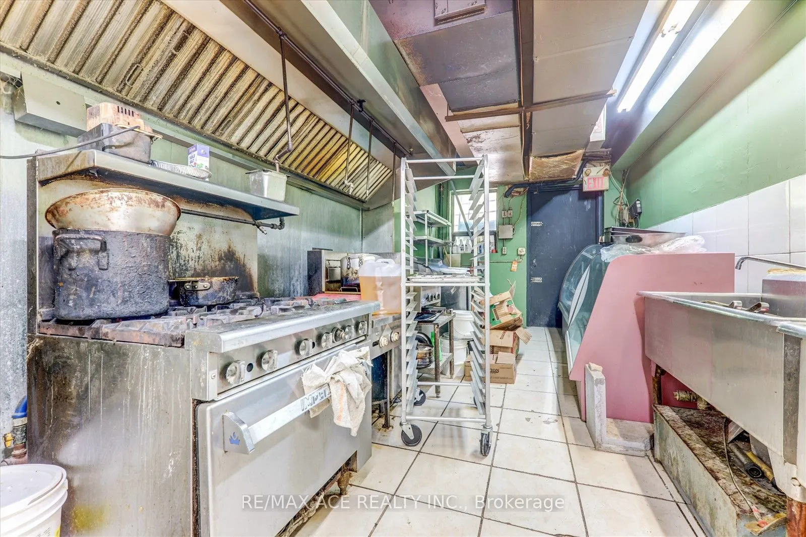 589 Parliament Street E