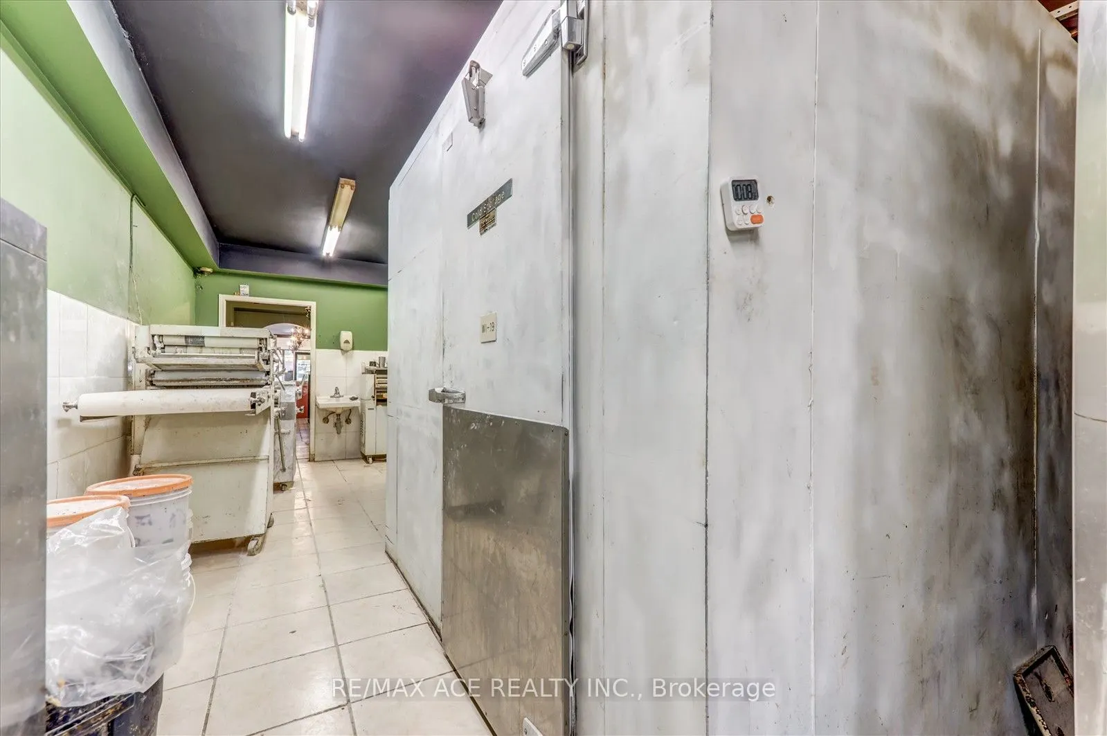 589 Parliament Street E