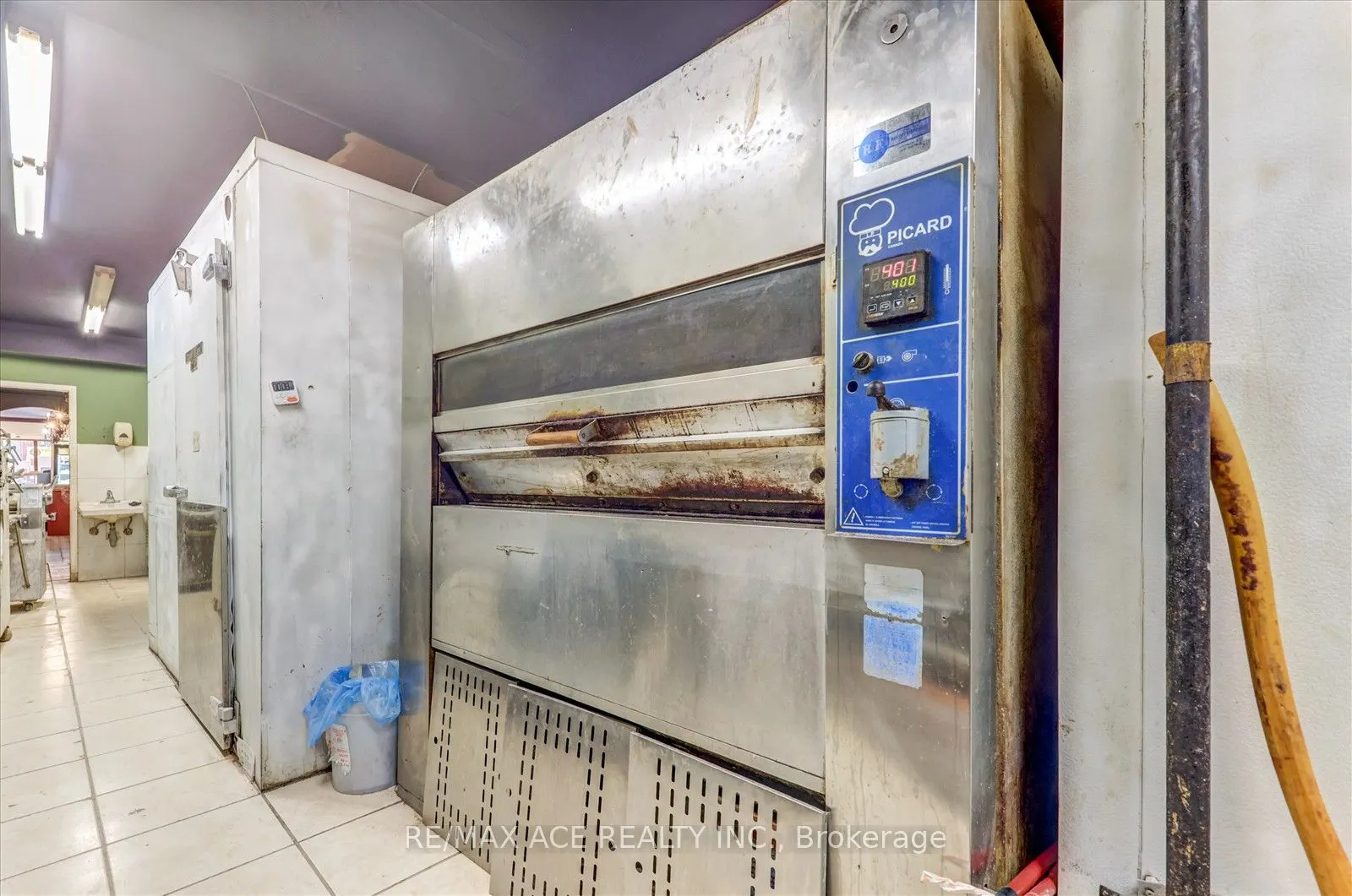 589 Parliament Street E