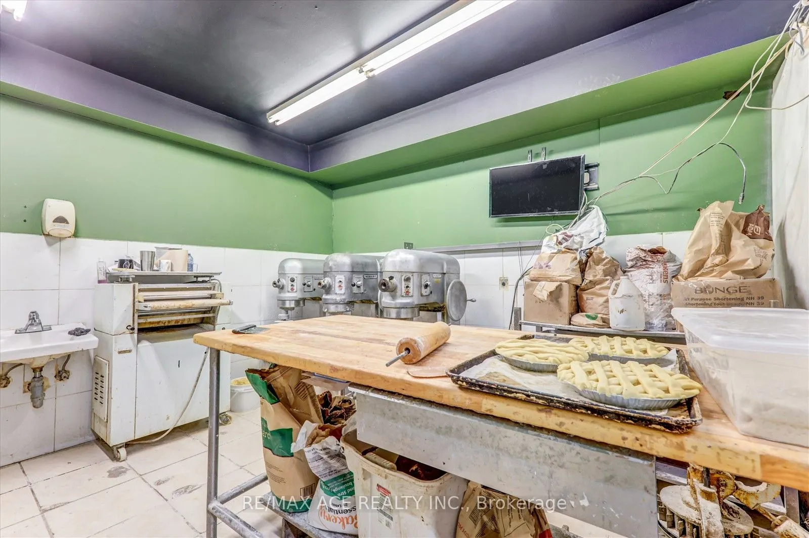 589 Parliament Street E