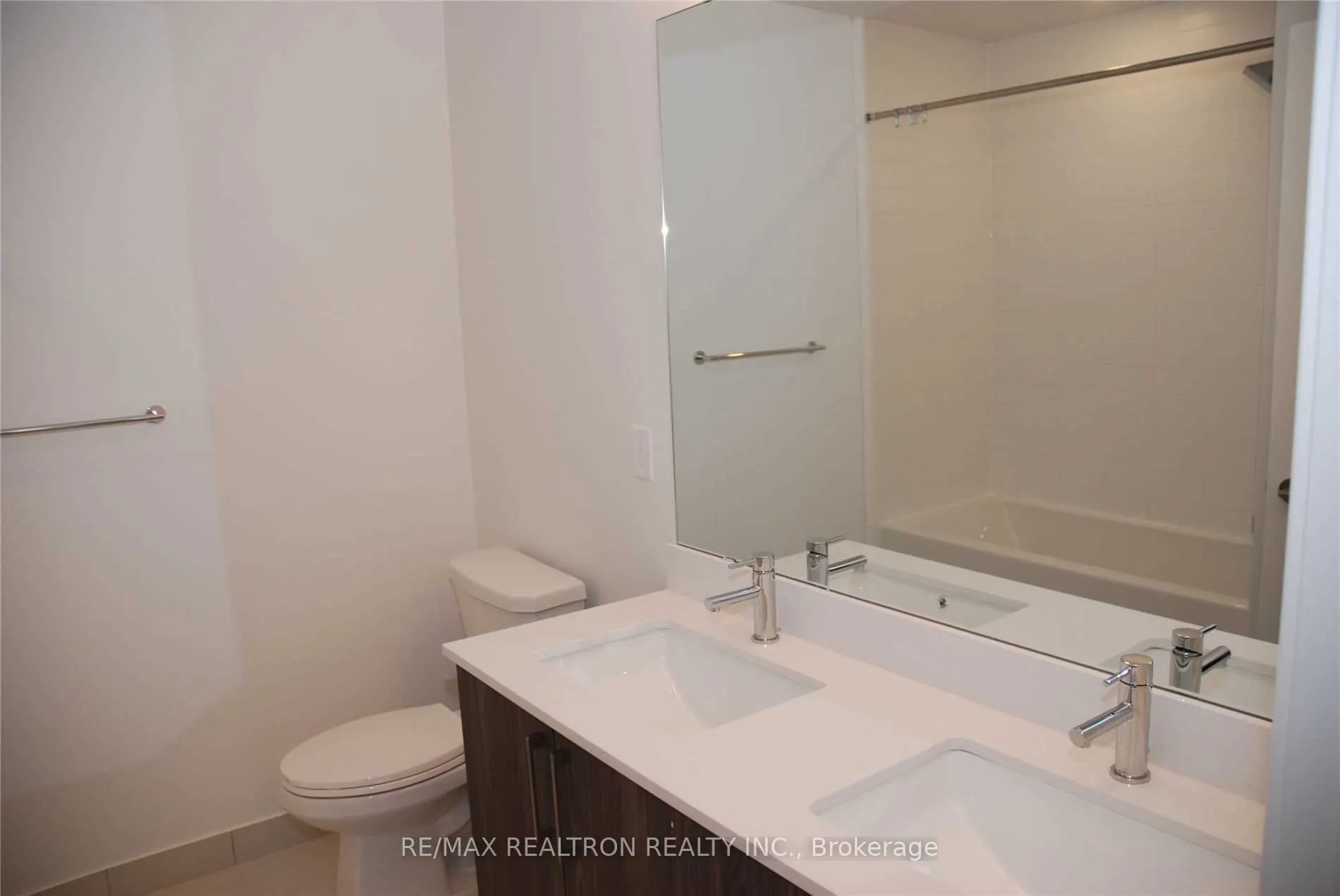 576 Front Street W, #1703