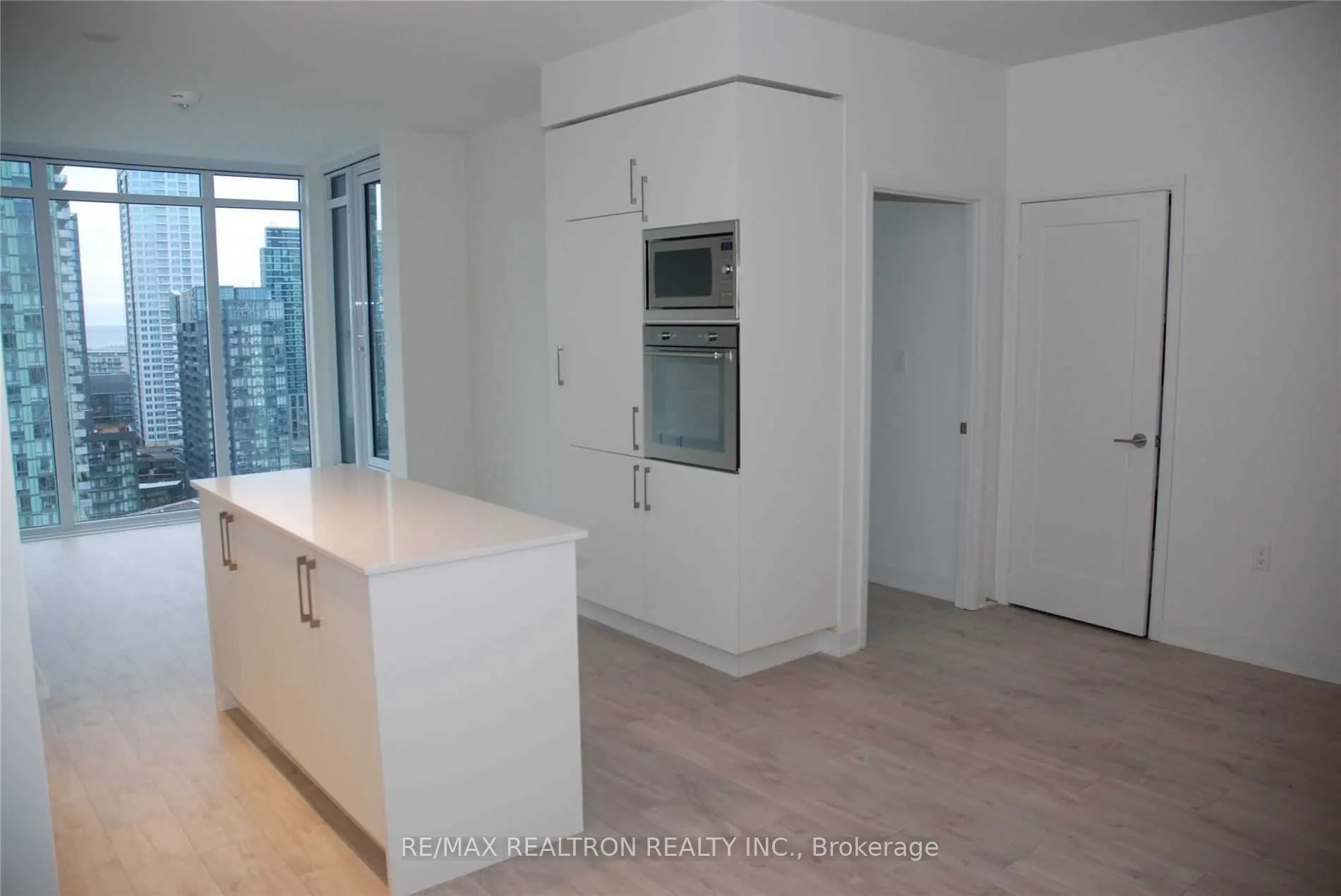 576 Front Street W, #1703