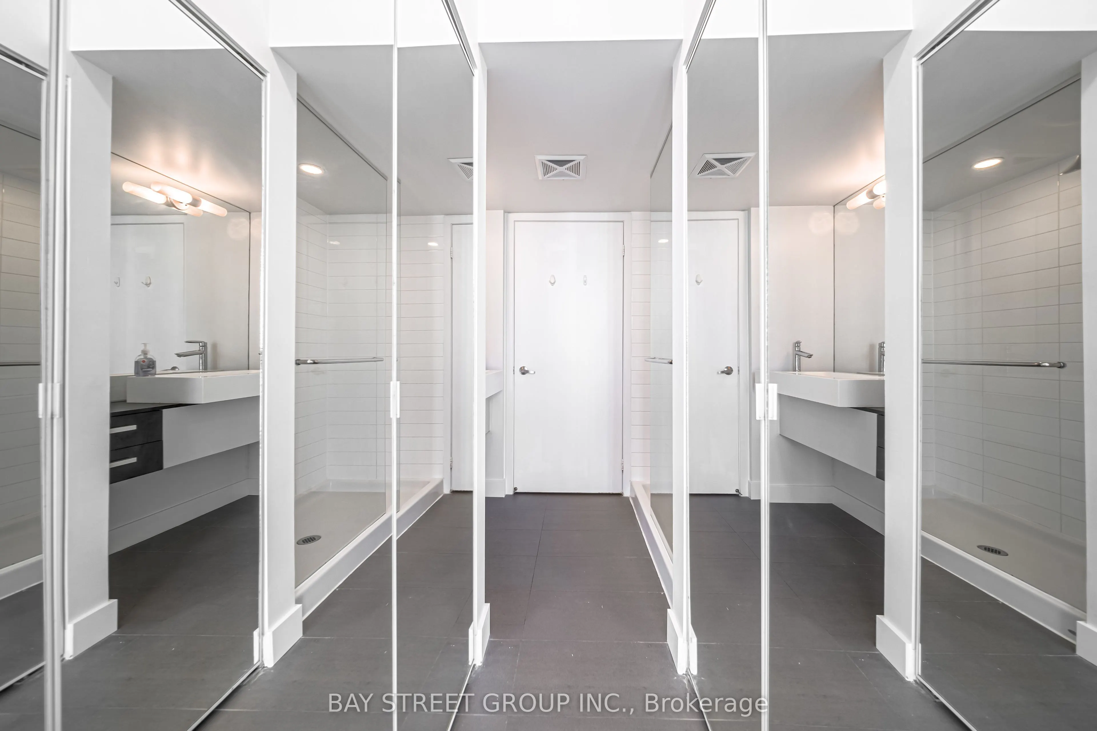 38 Dan Leckie Way, #2807