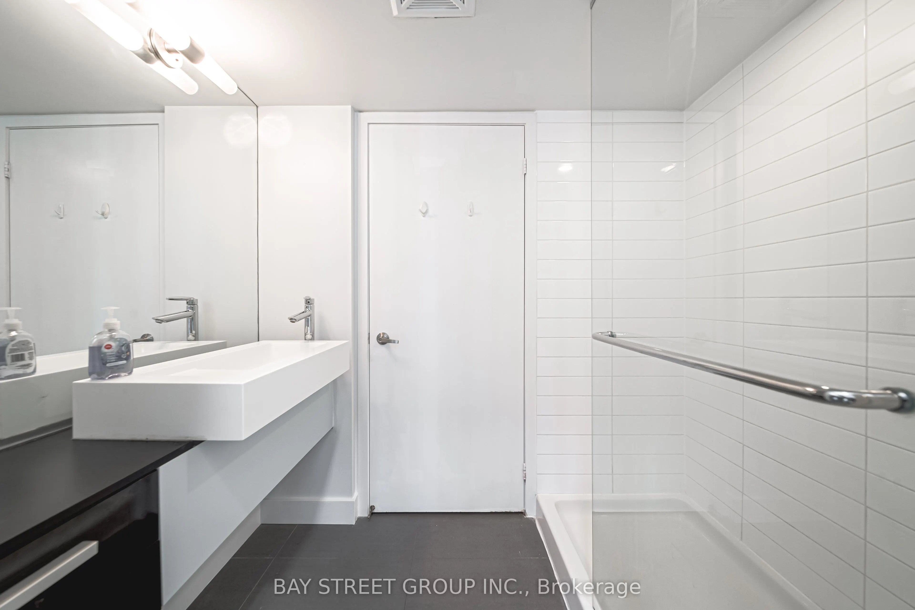 38 Dan Leckie Way, #2807