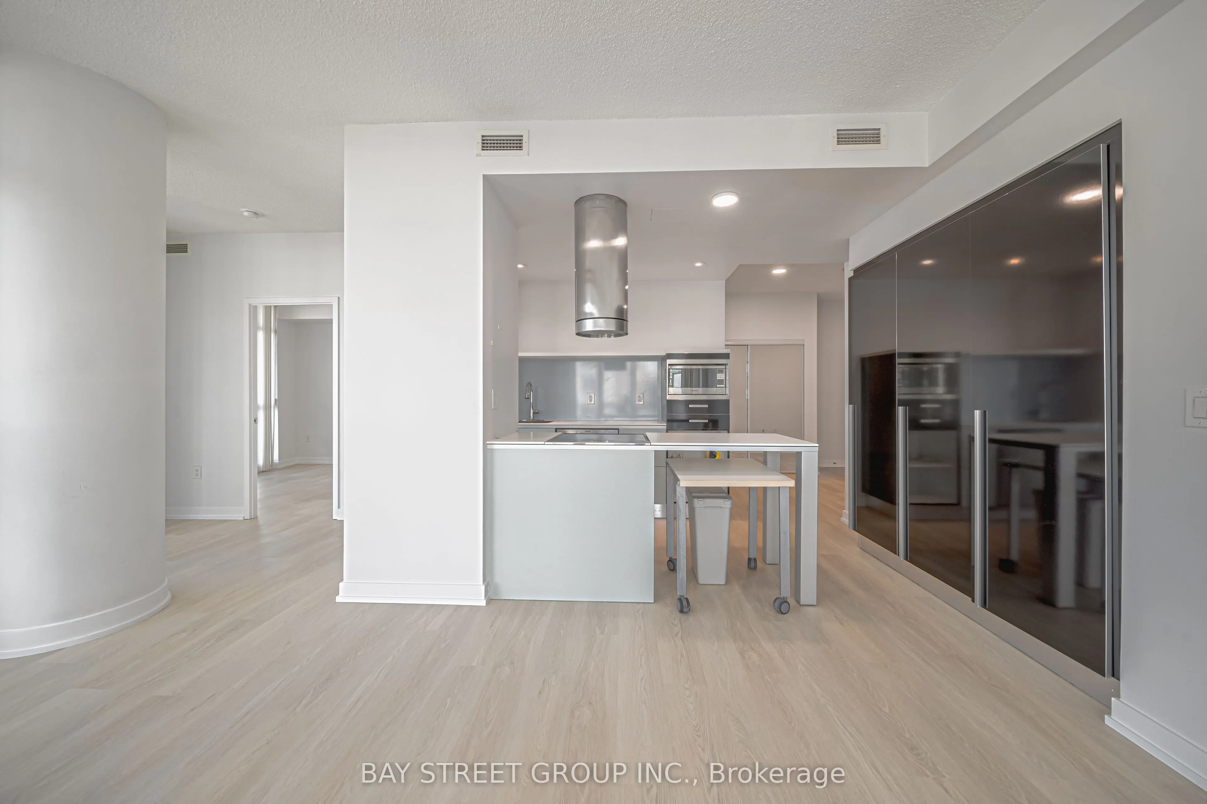 38 Dan Leckie Way, #2807