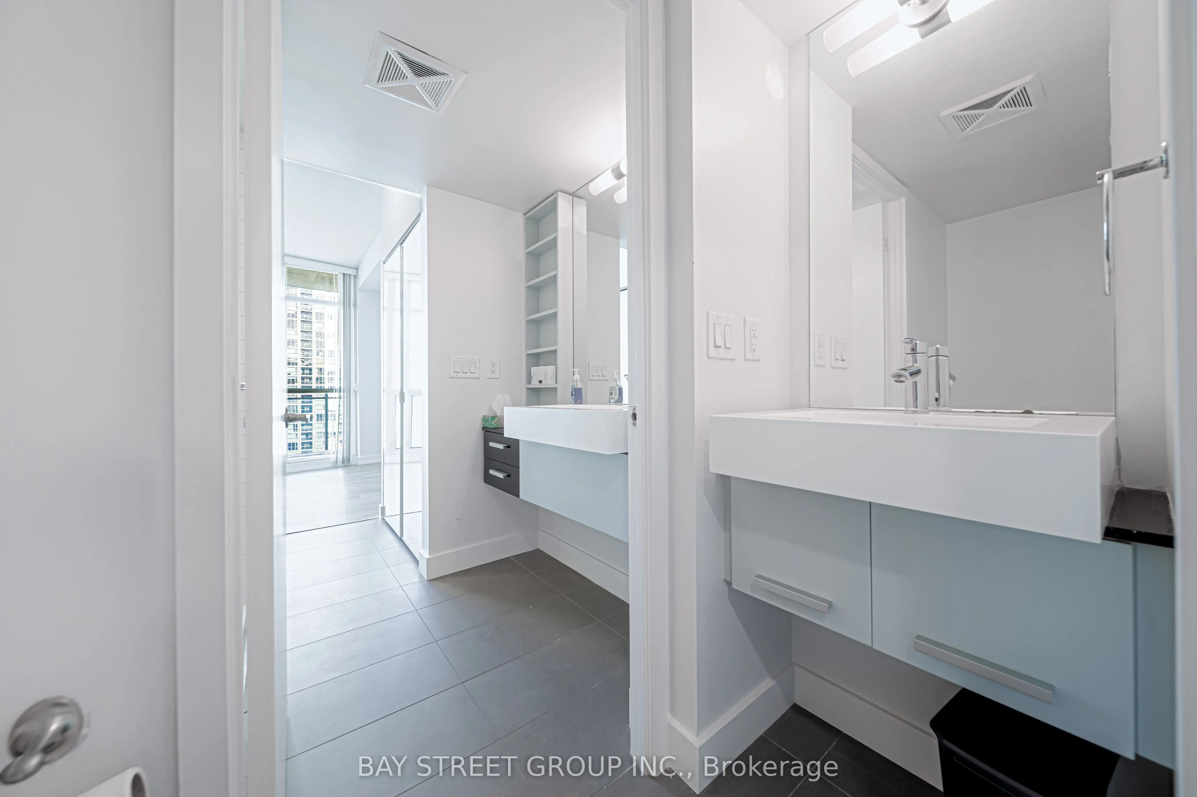 38 Dan Leckie Way, #2807