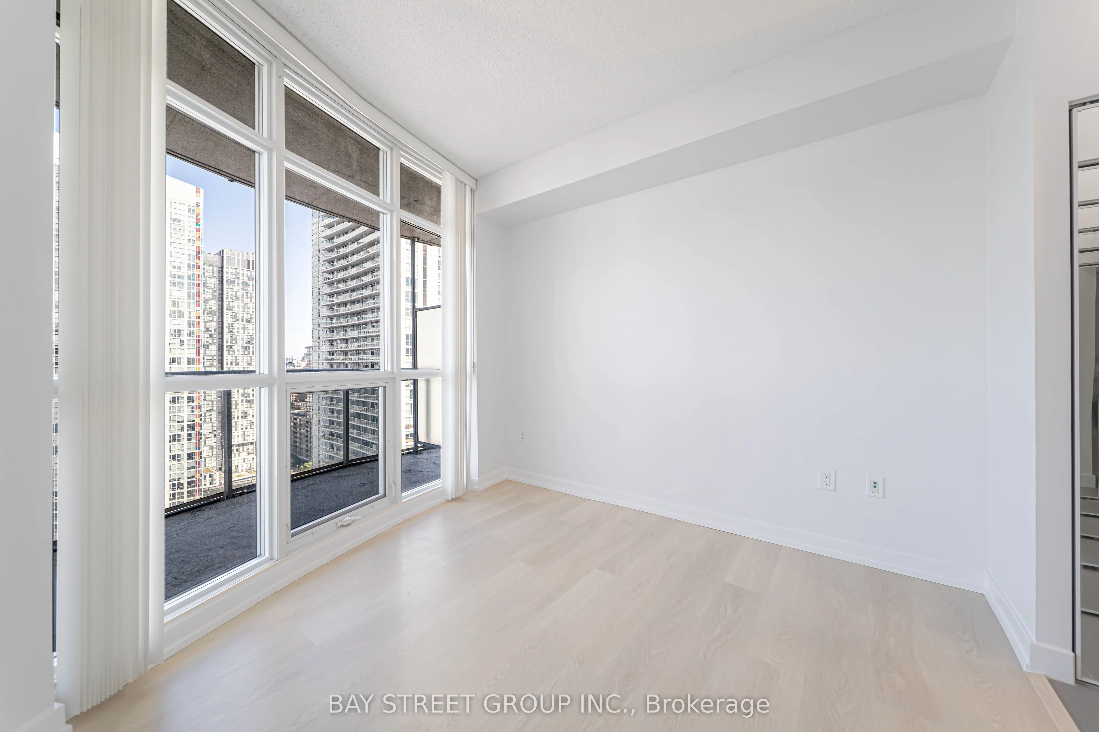 38 Dan Leckie Way, #2807