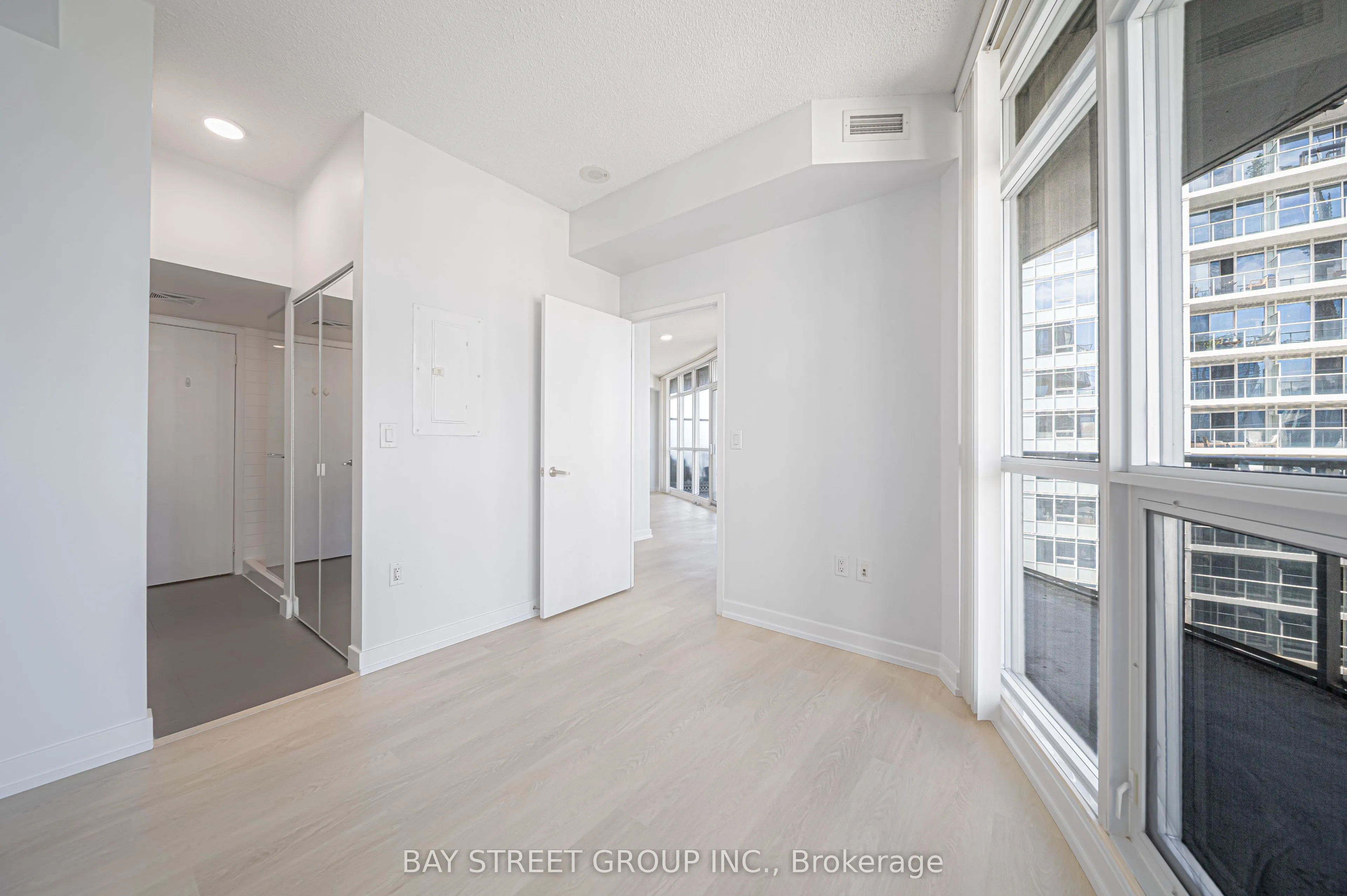 38 Dan Leckie Way, #2807