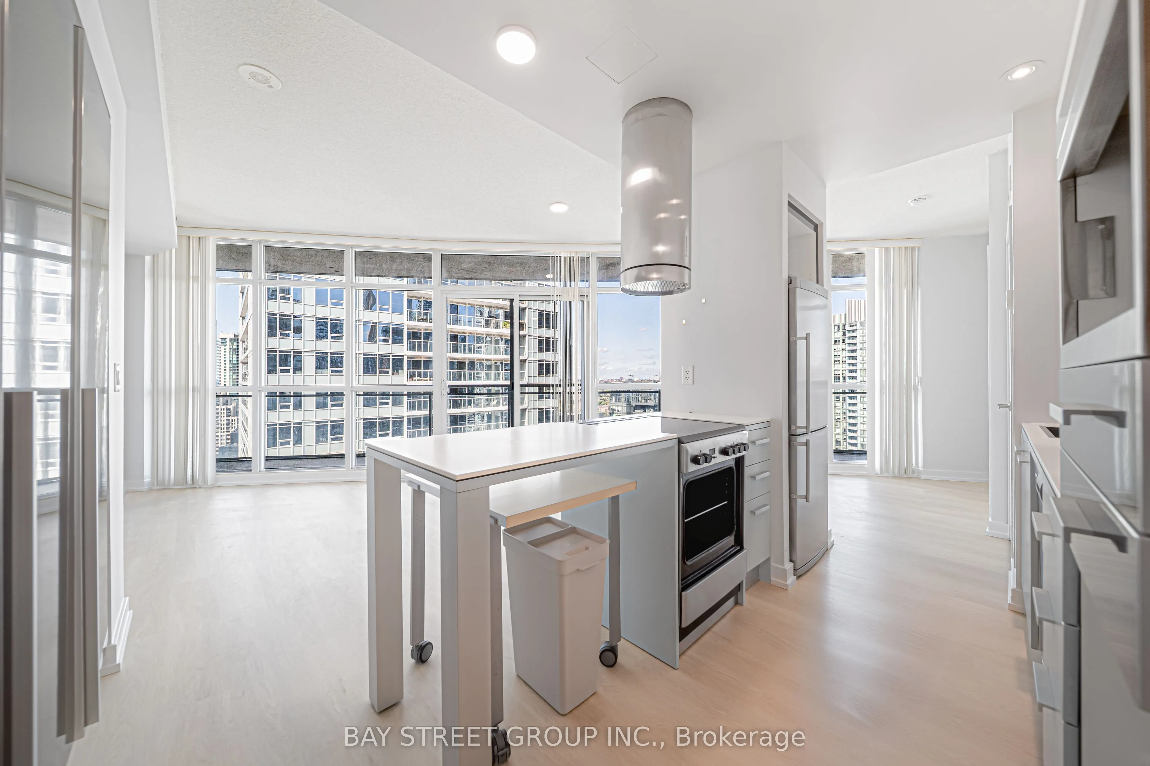 38 Dan Leckie Way, #2807