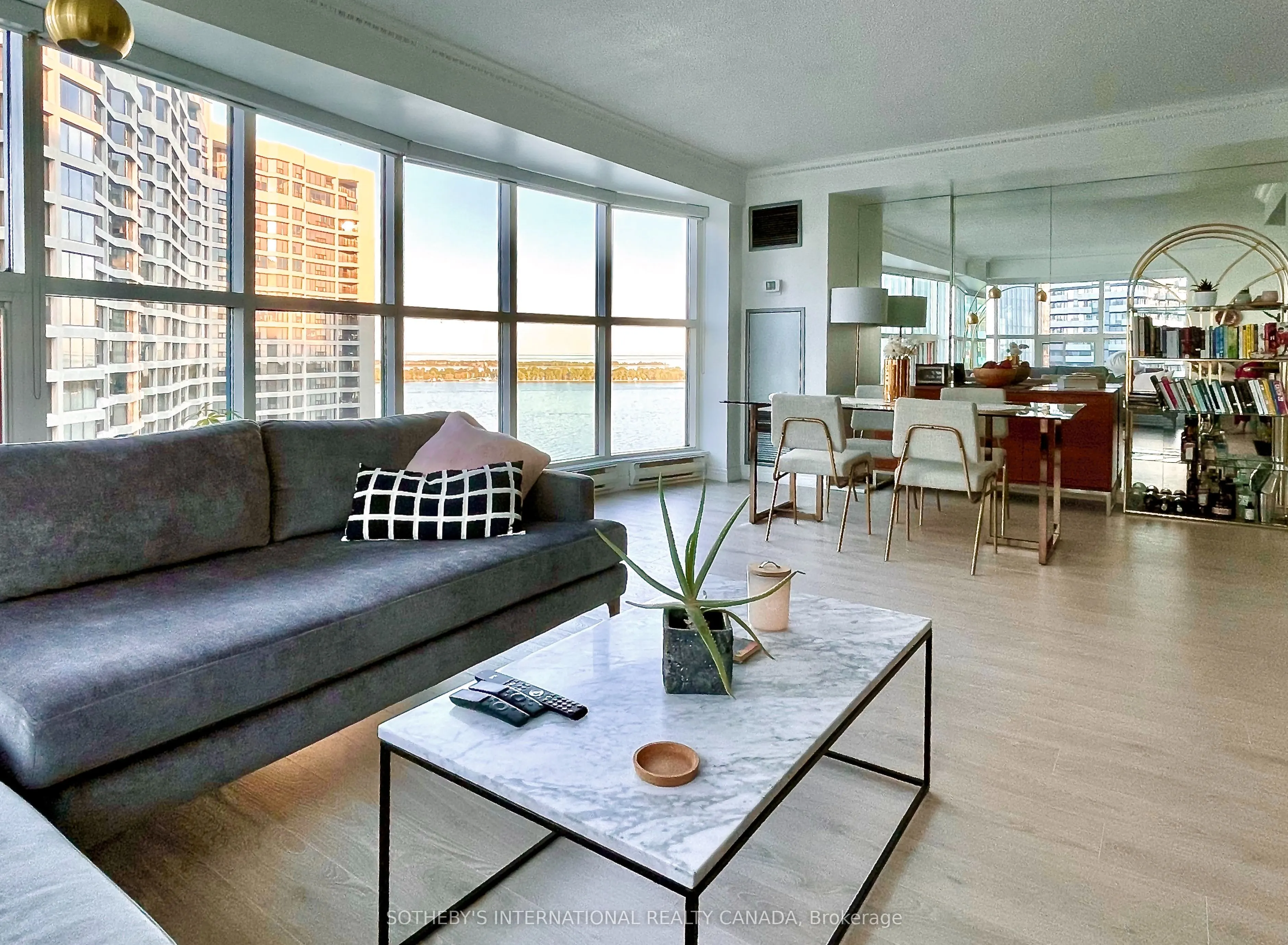 77 Harbour Square, #3002