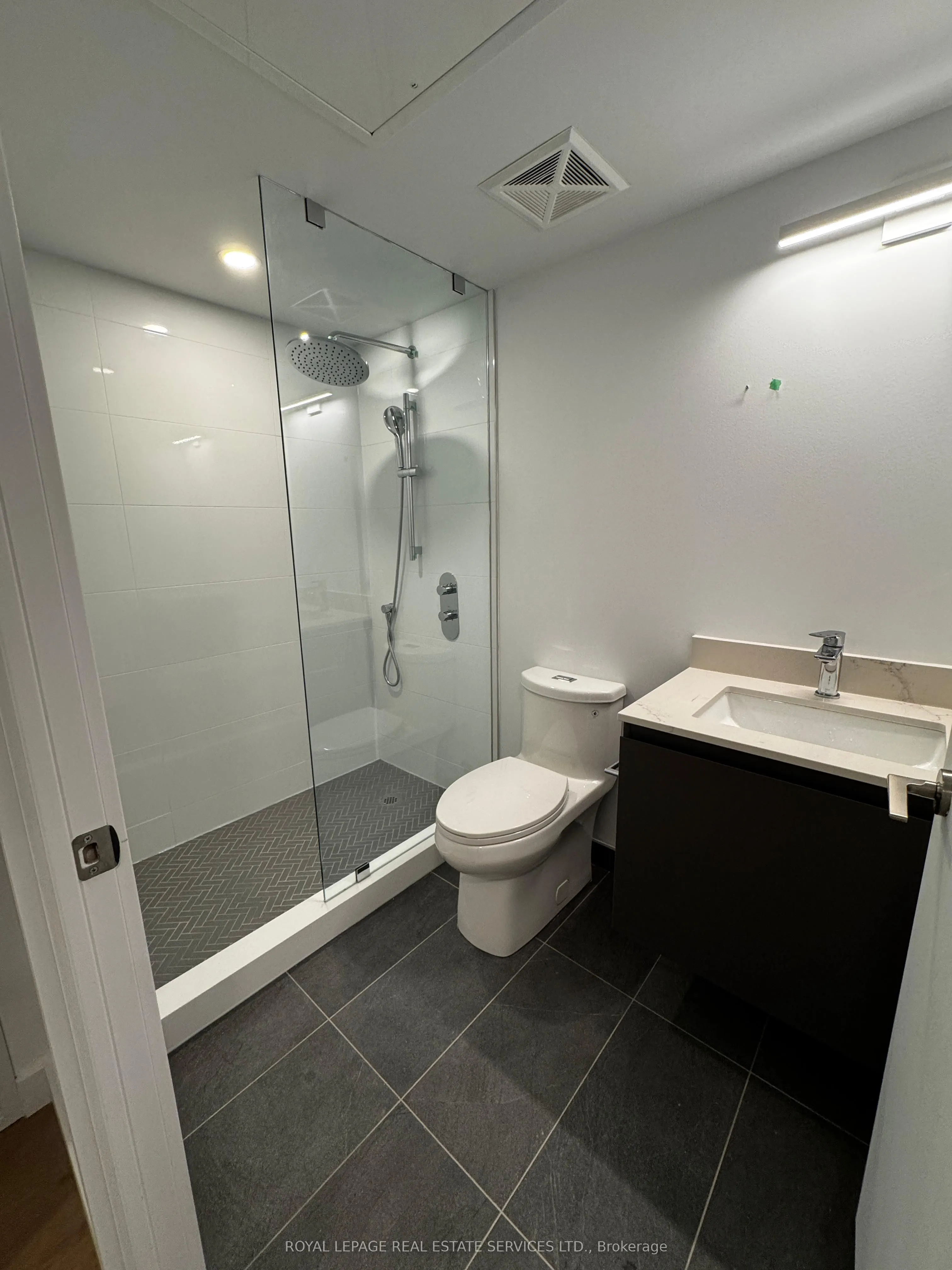 1734 Bayview Avenue, #233