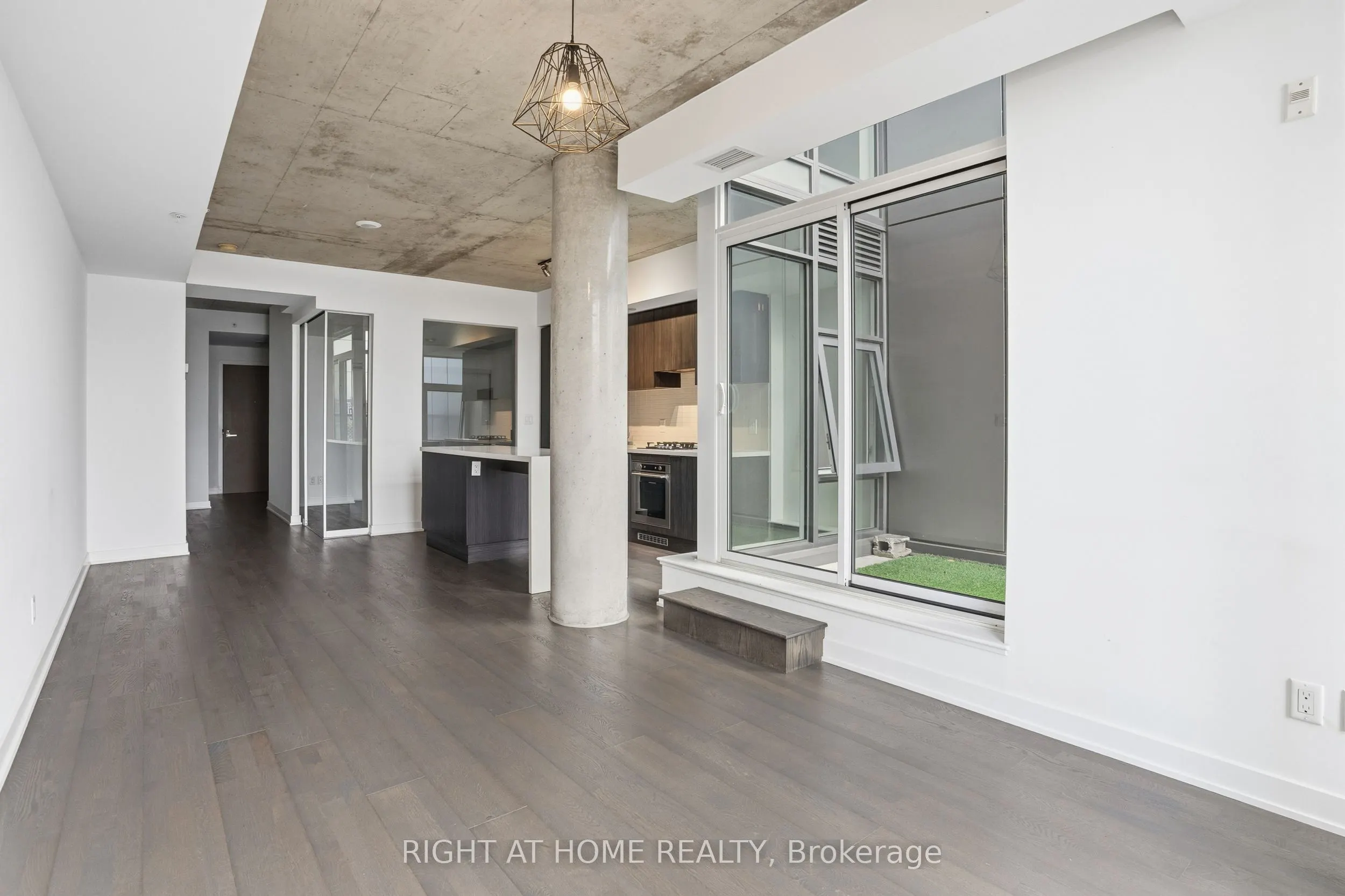 109 Ossington Avenue, #406