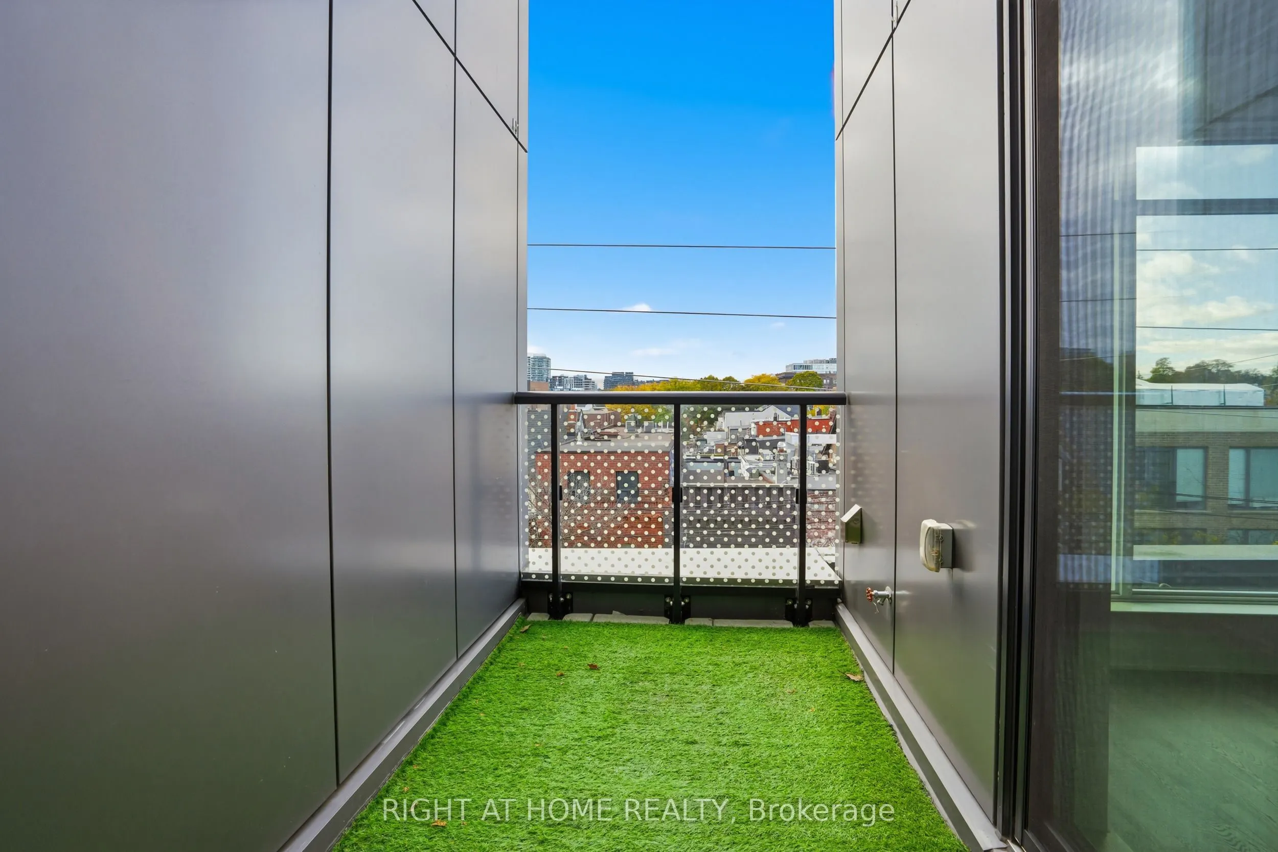 109 Ossington Avenue, #406