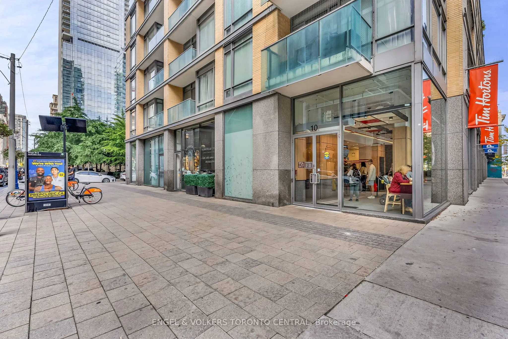 18 Yorkville Avenue, #306