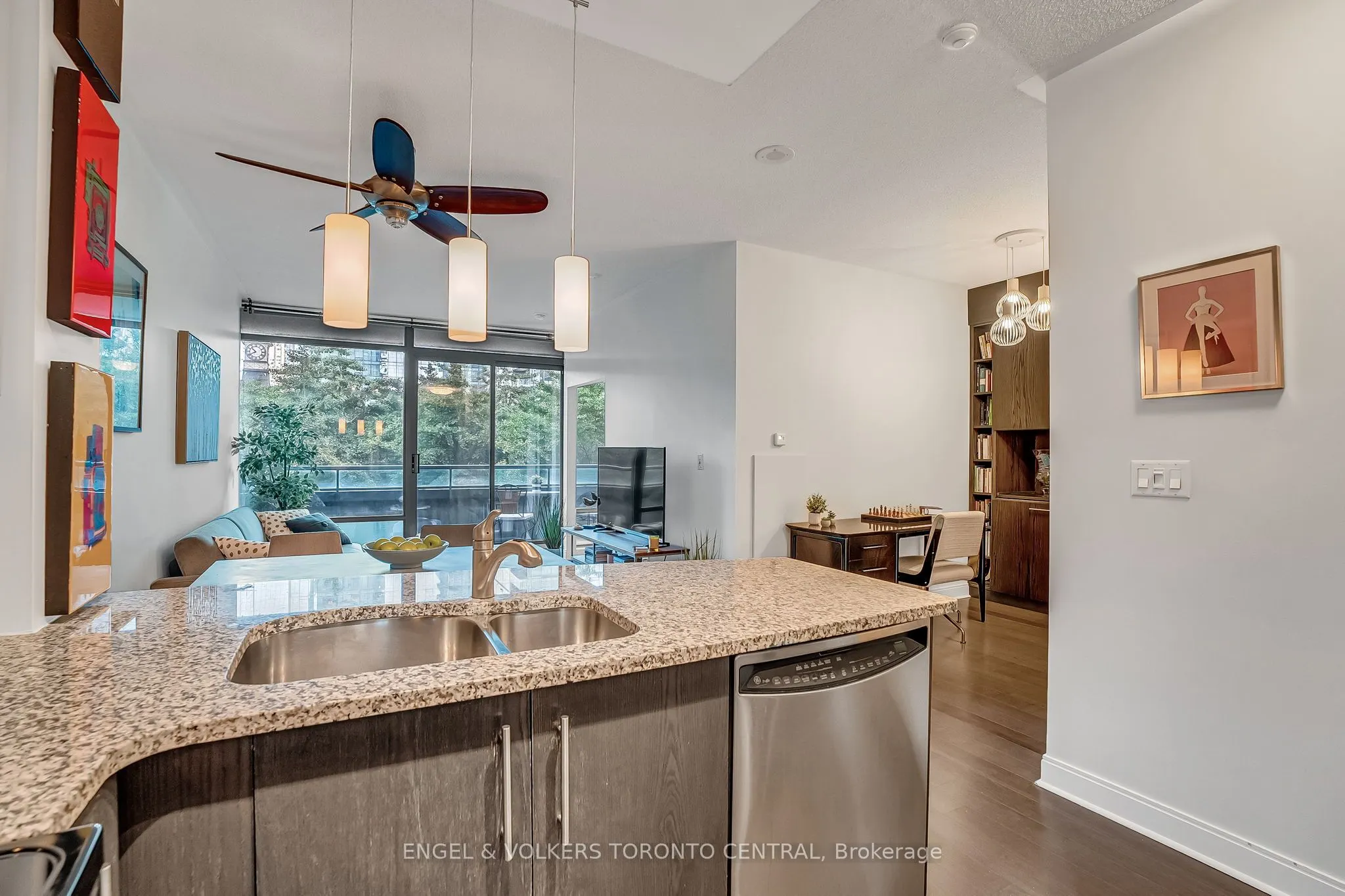 18 Yorkville Avenue, #306