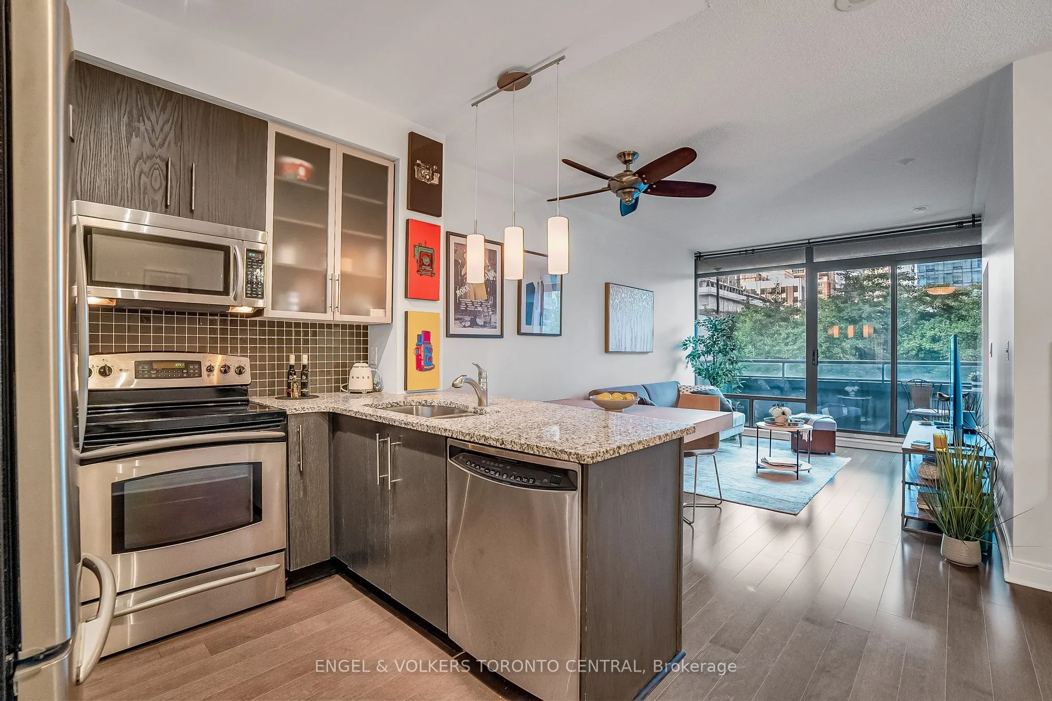 18 Yorkville Avenue, #306