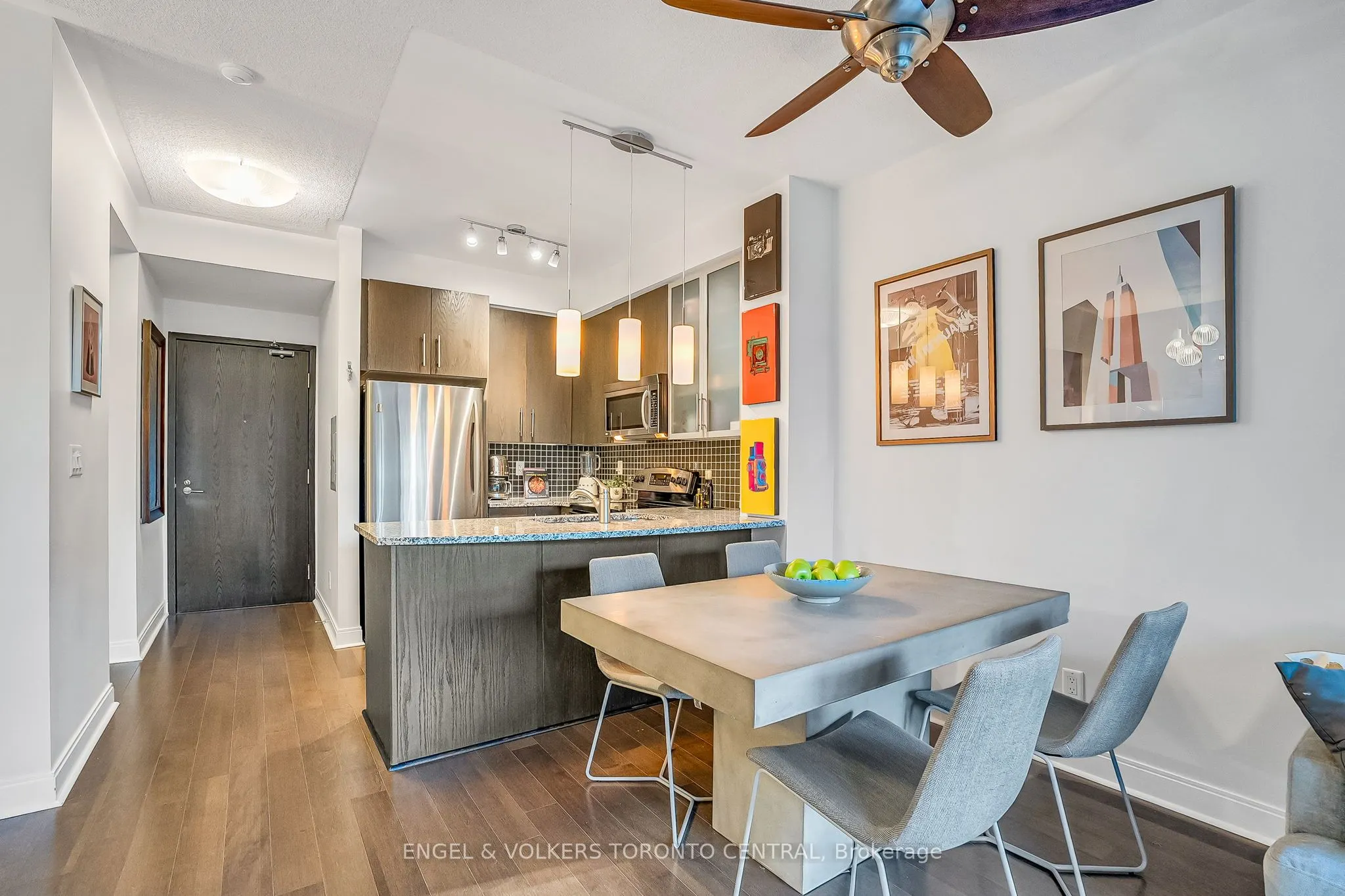 18 Yorkville Avenue, #306