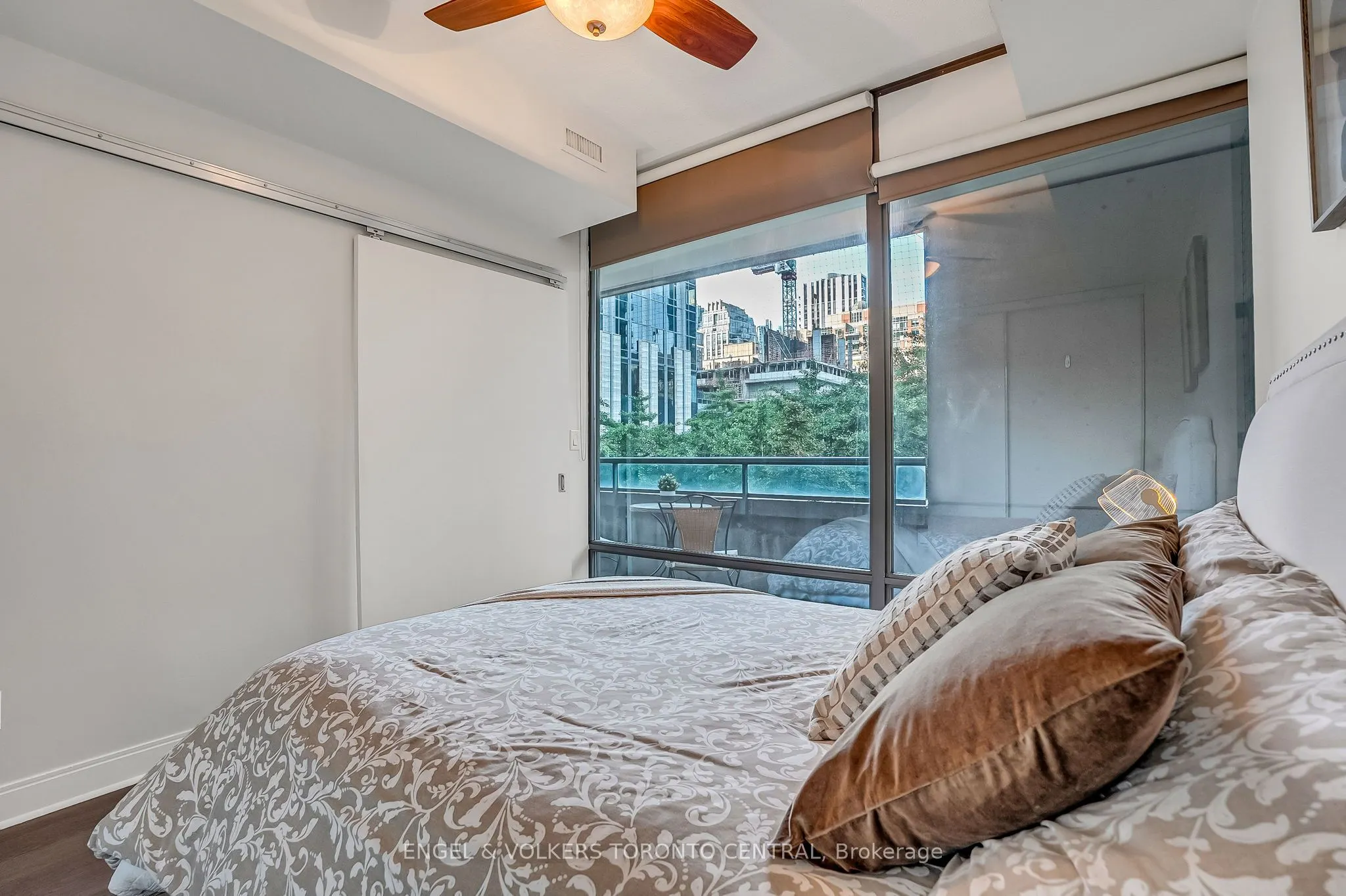 18 Yorkville Avenue, #306