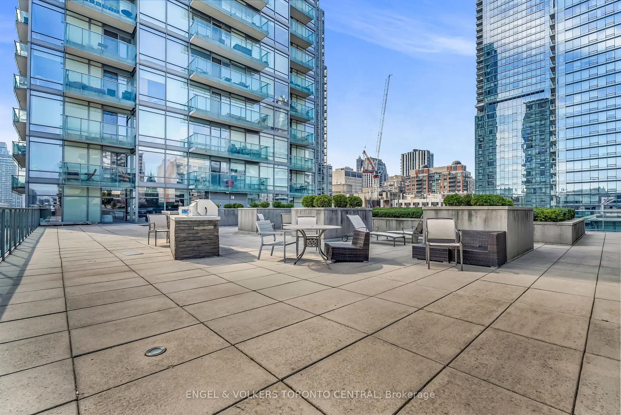 18 Yorkville Avenue, #306