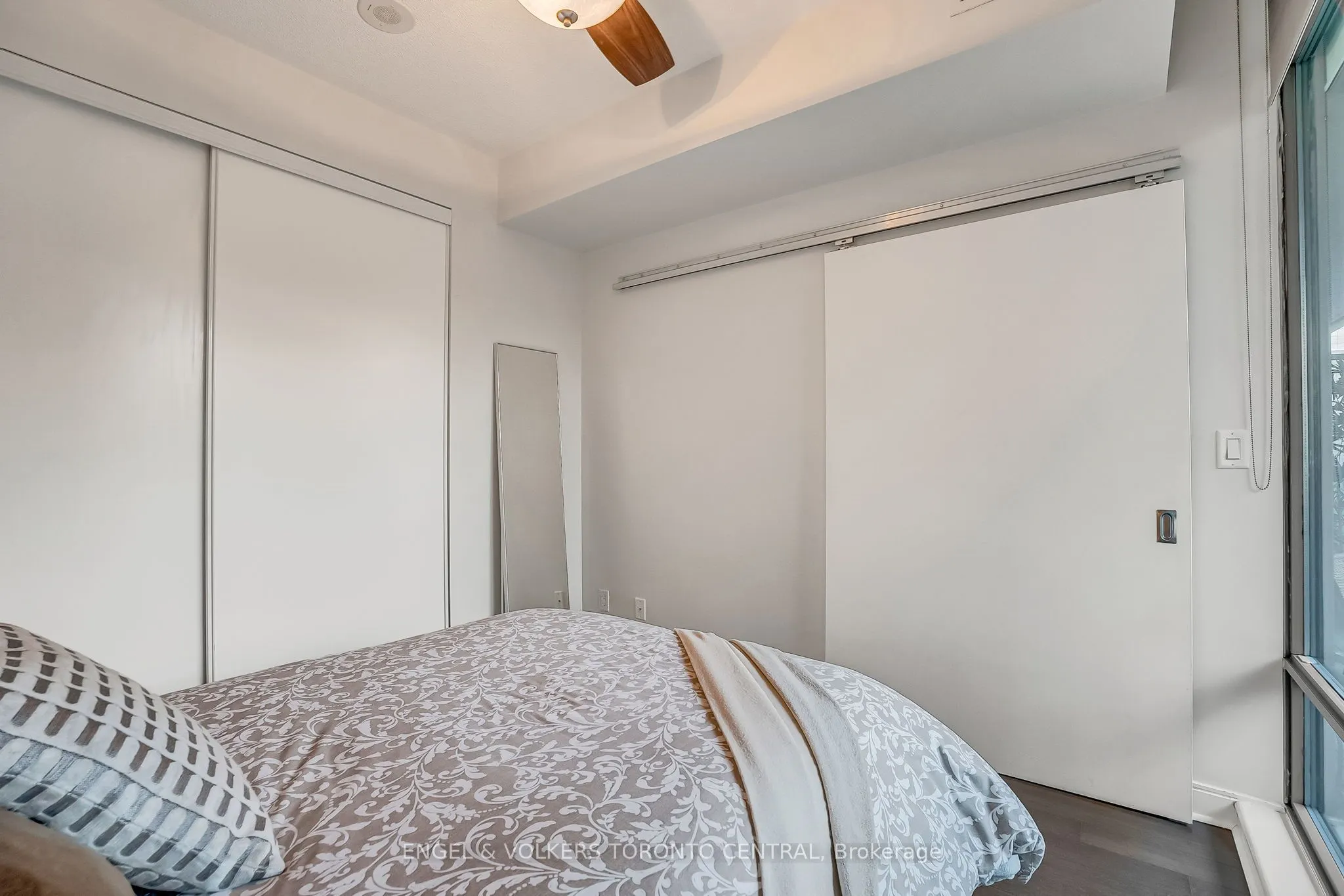 18 Yorkville Avenue, #306