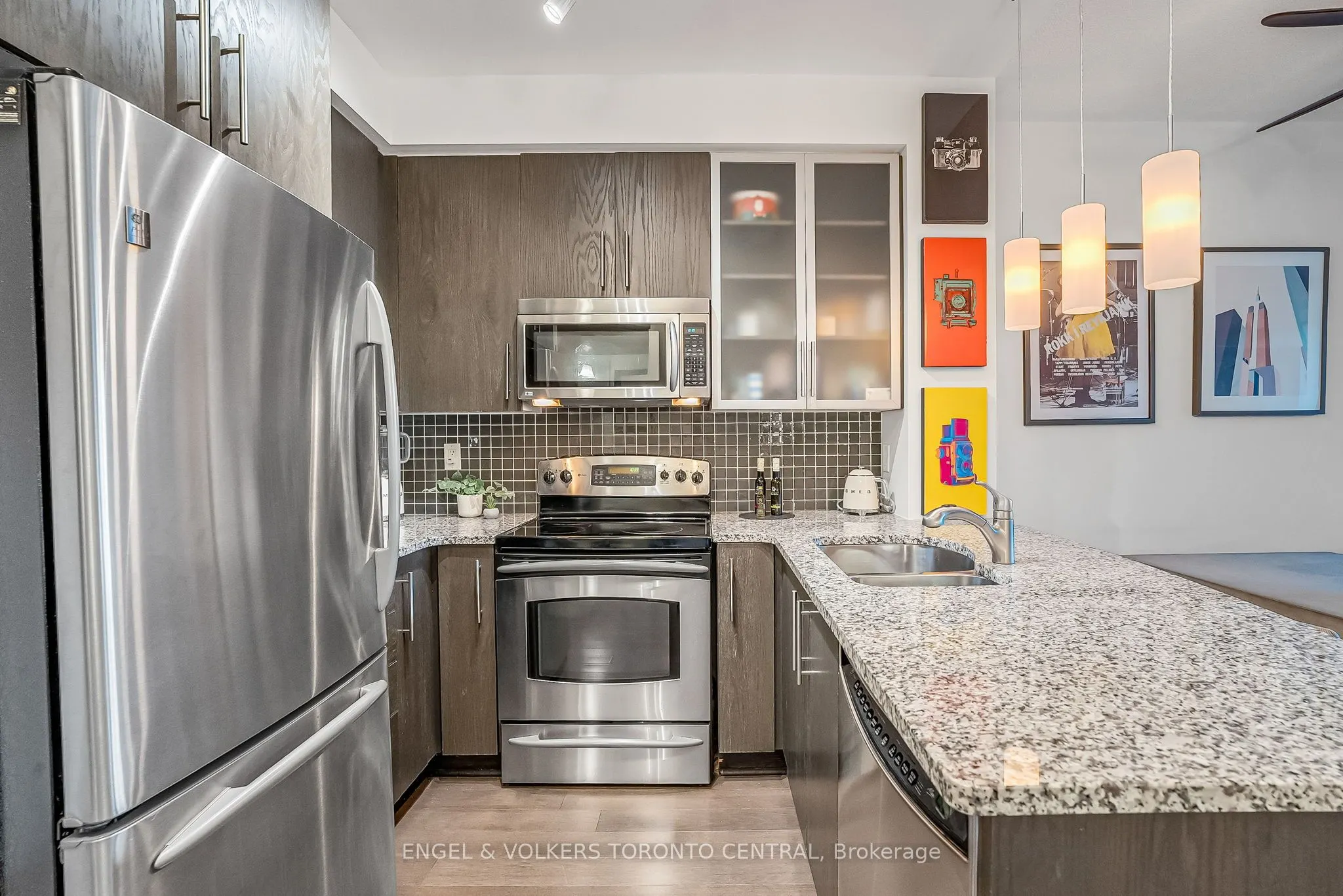 18 Yorkville Avenue, #306