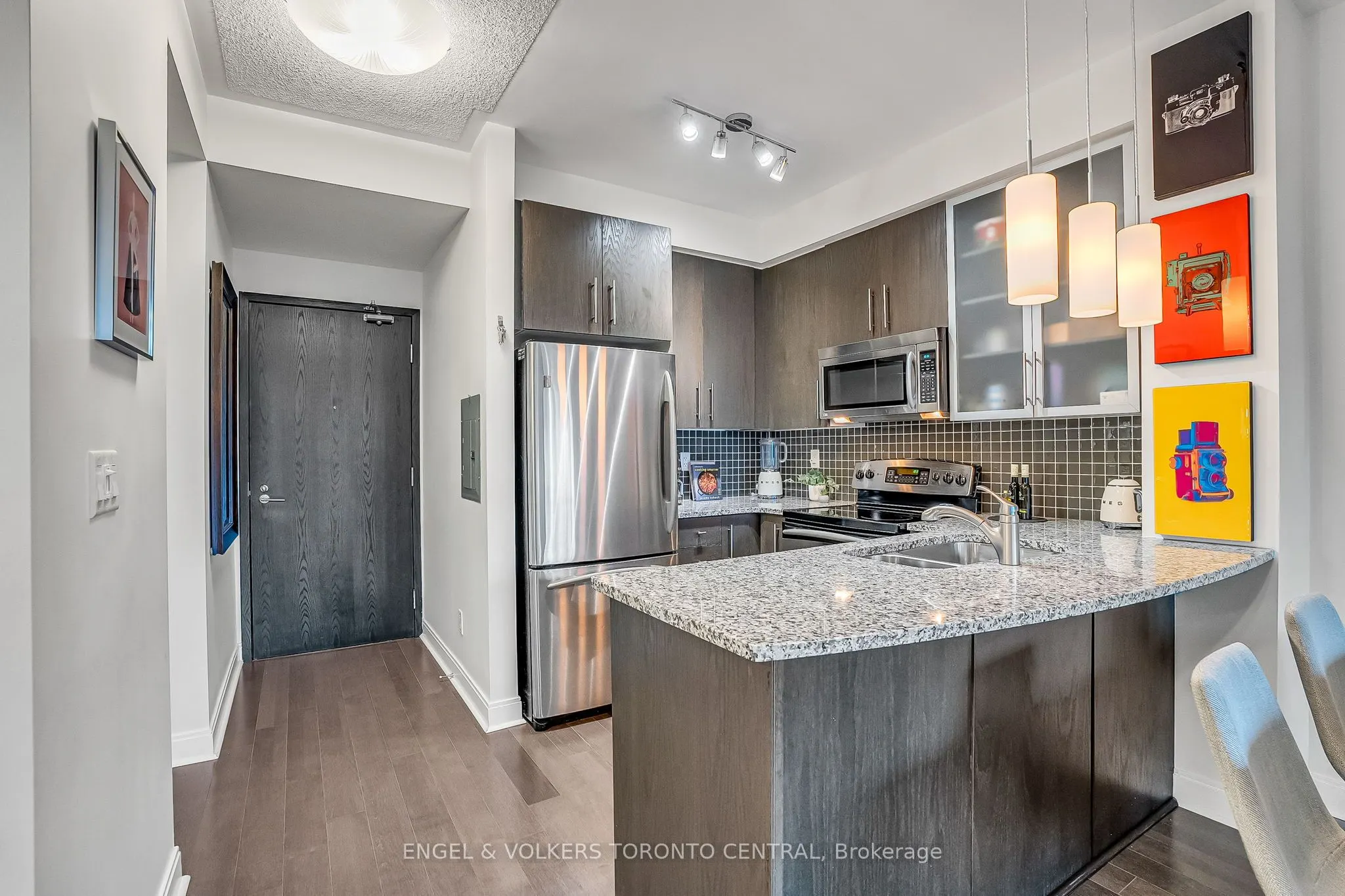 18 Yorkville Avenue, #306