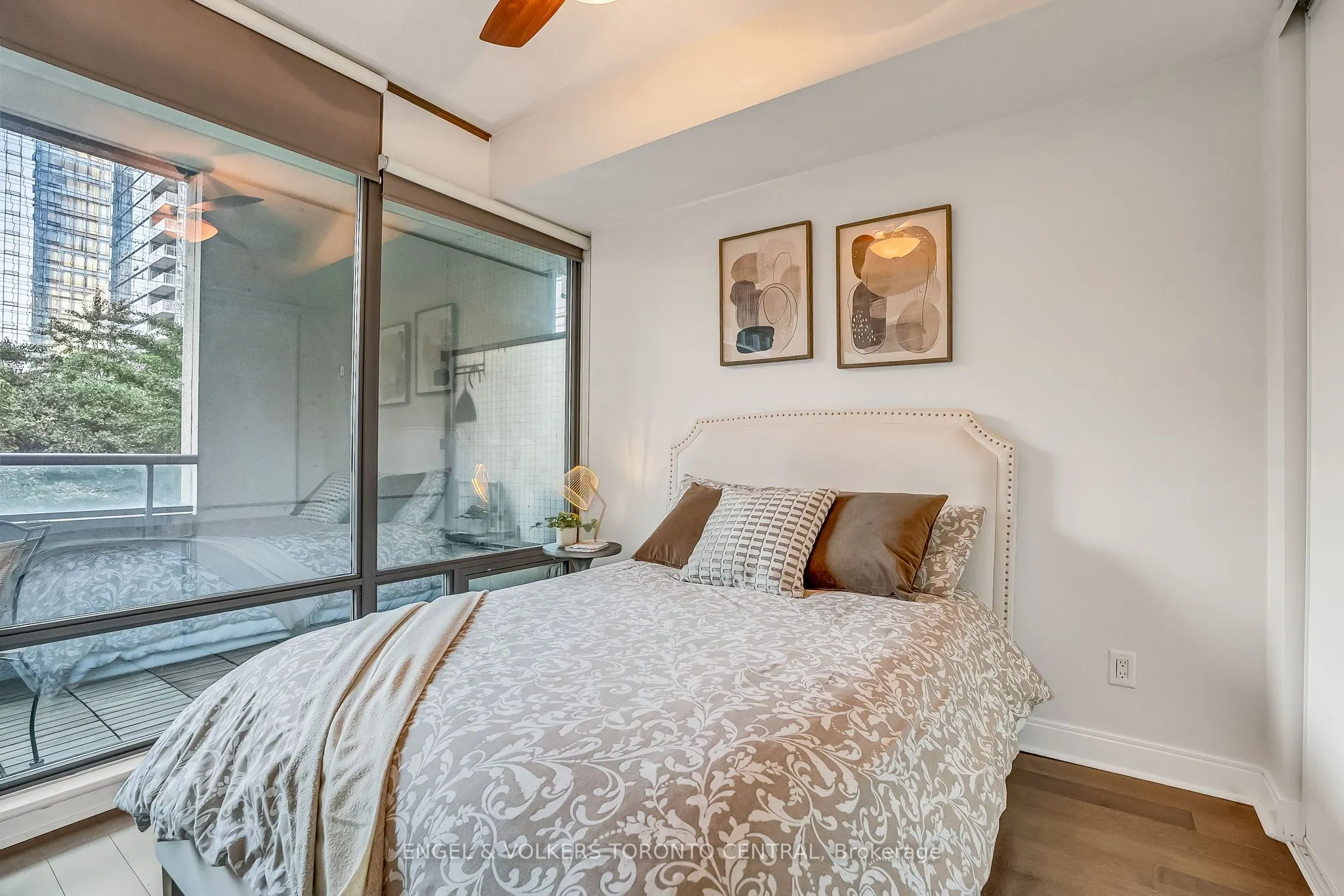 18 Yorkville Avenue, #306