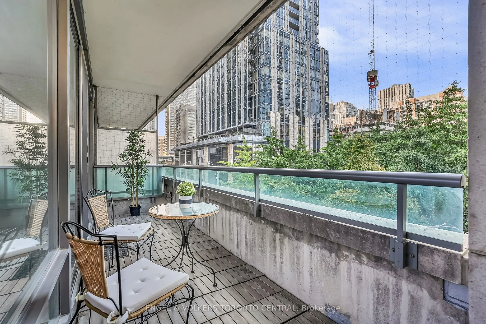 18 Yorkville Avenue, #306